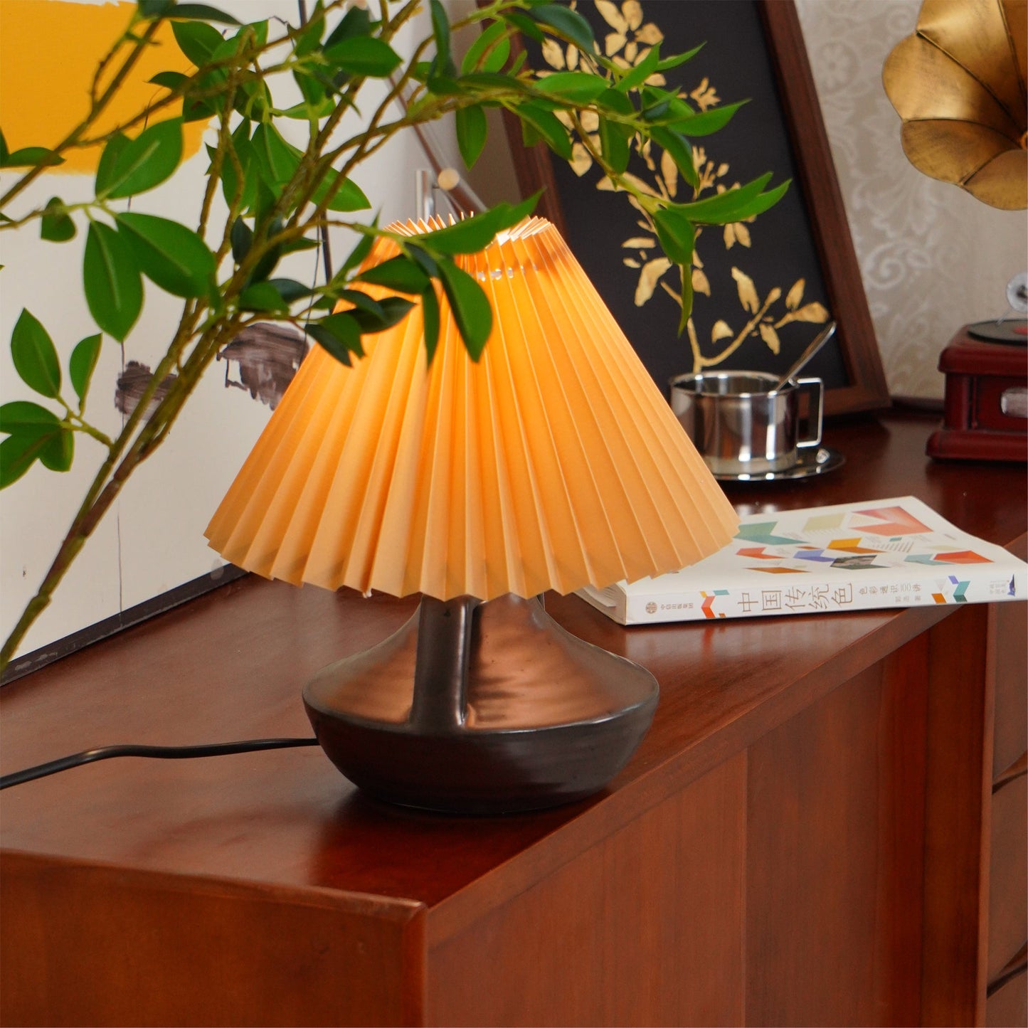 Navia Pleated Table Lamp