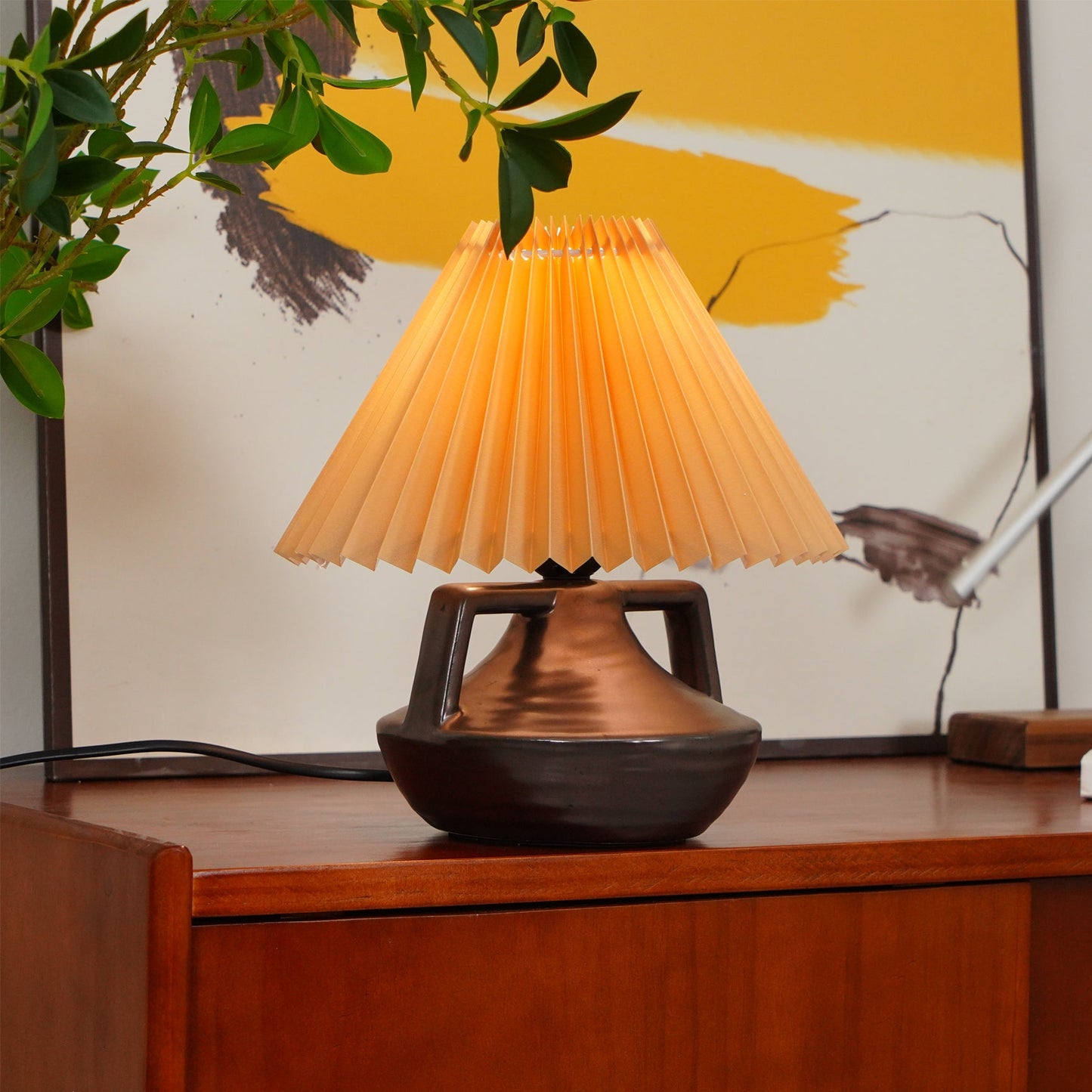 Navia Pleated Table Lamp