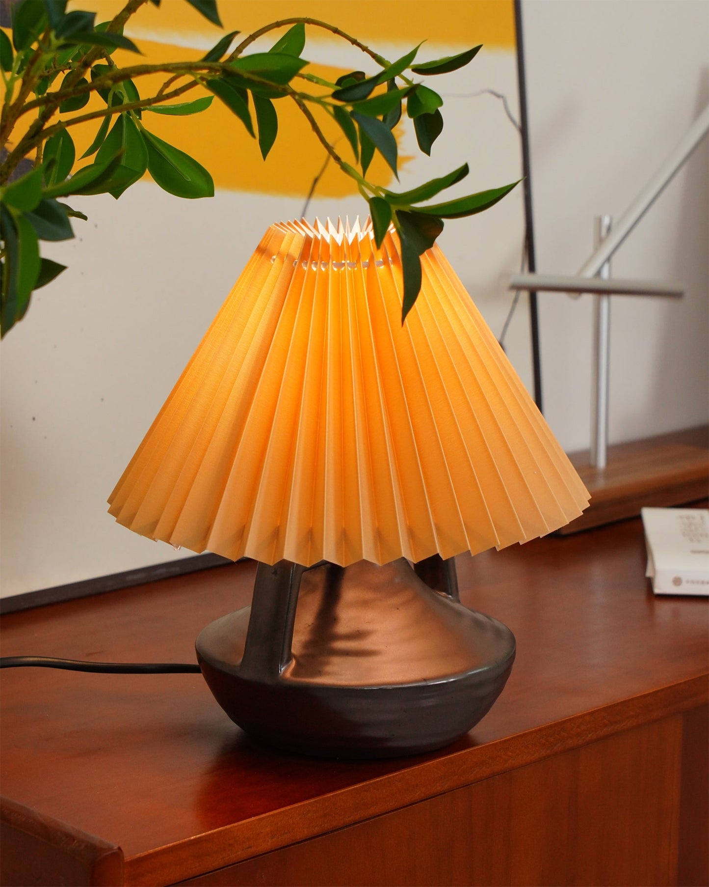 Navia Pleated Table Lamp