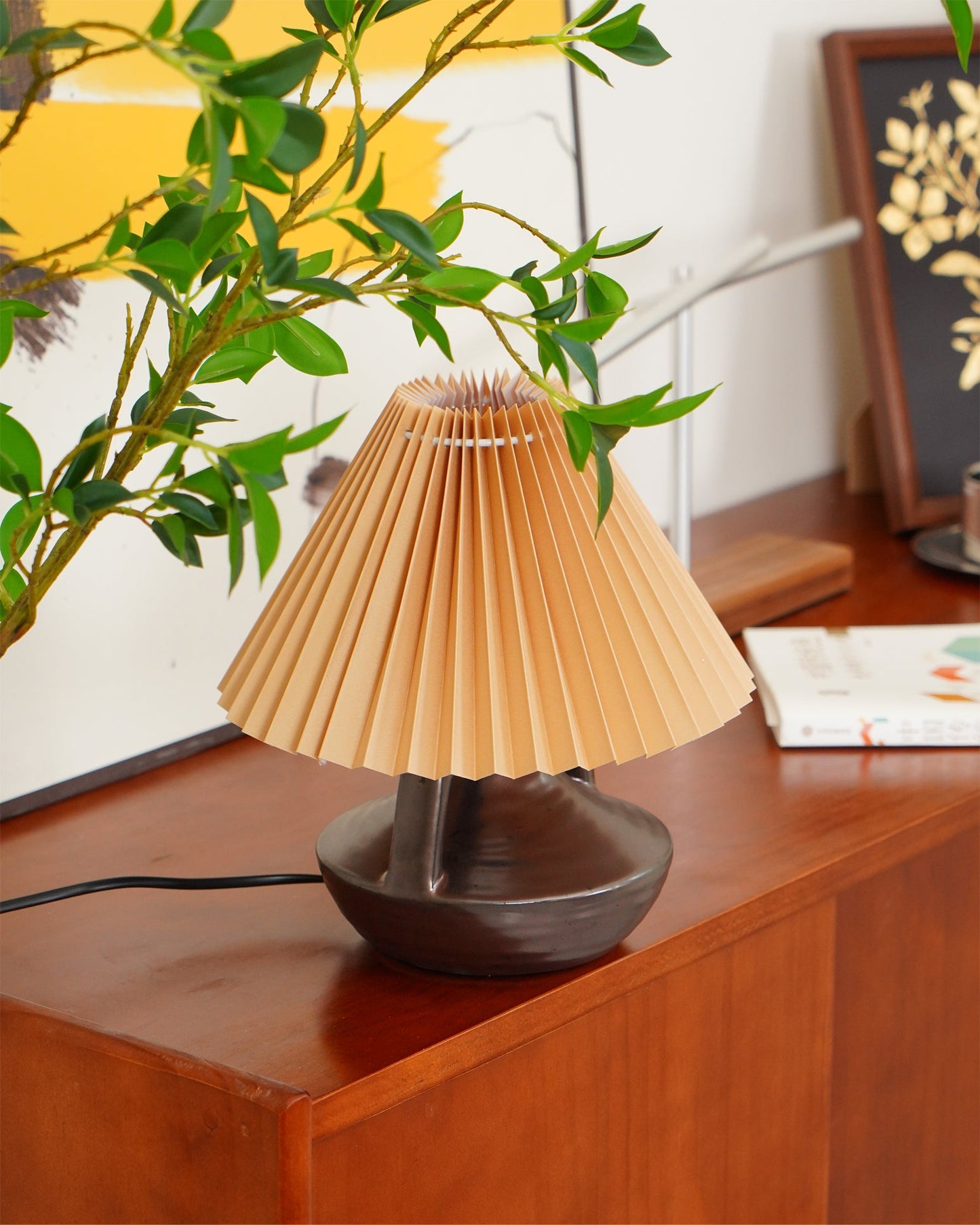 Navia Pleated Table Lamp