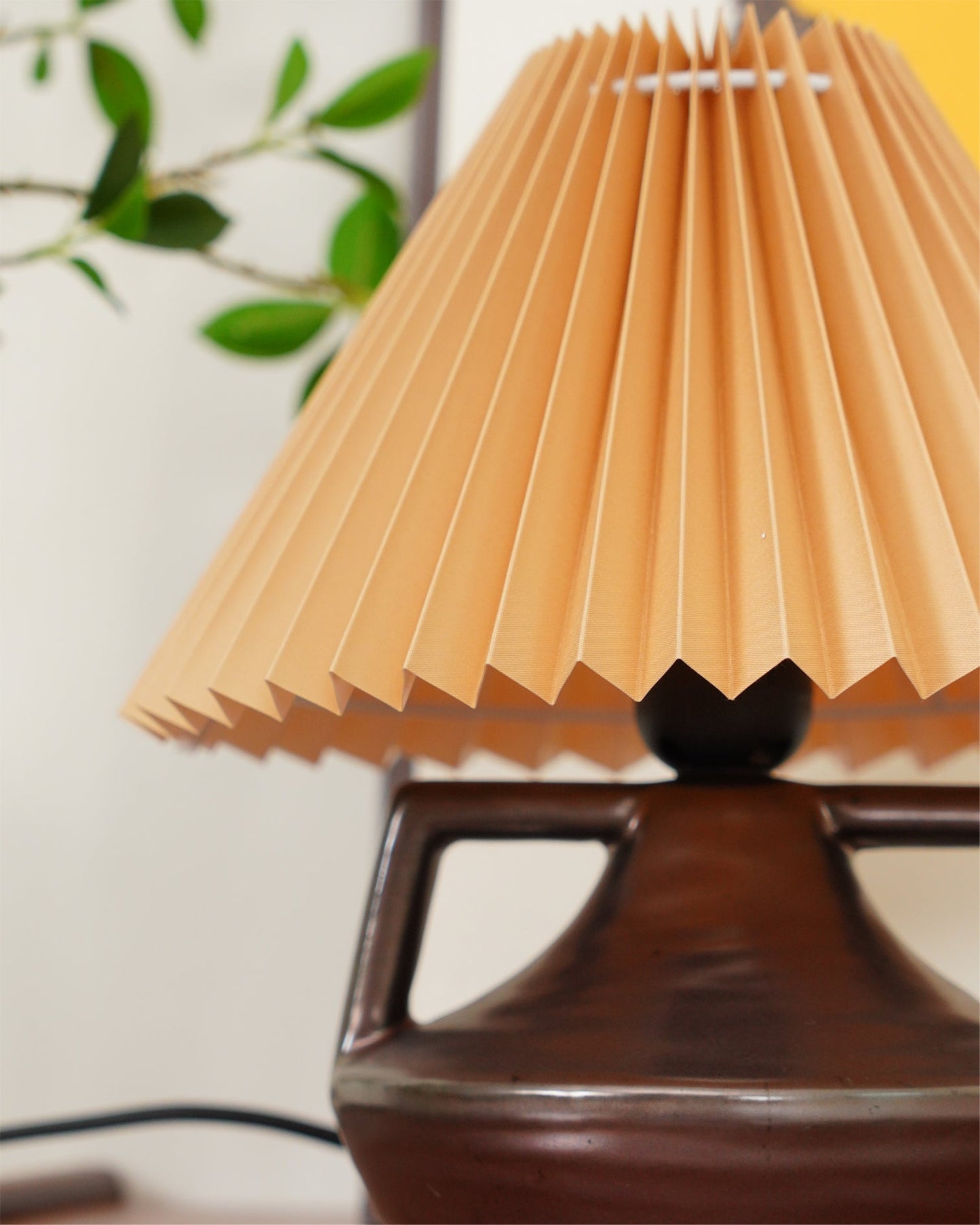 Navia Pleated Table Lamp