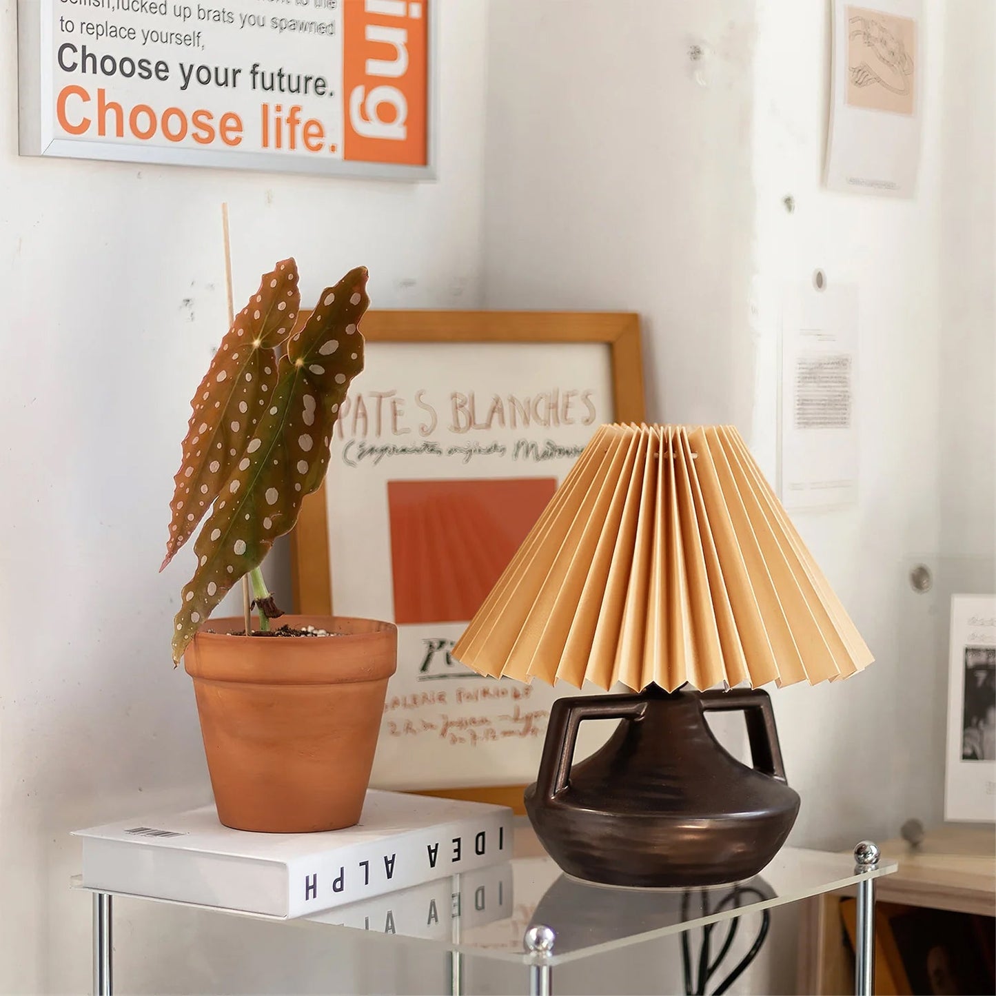 Navia Pleated Table Lamp