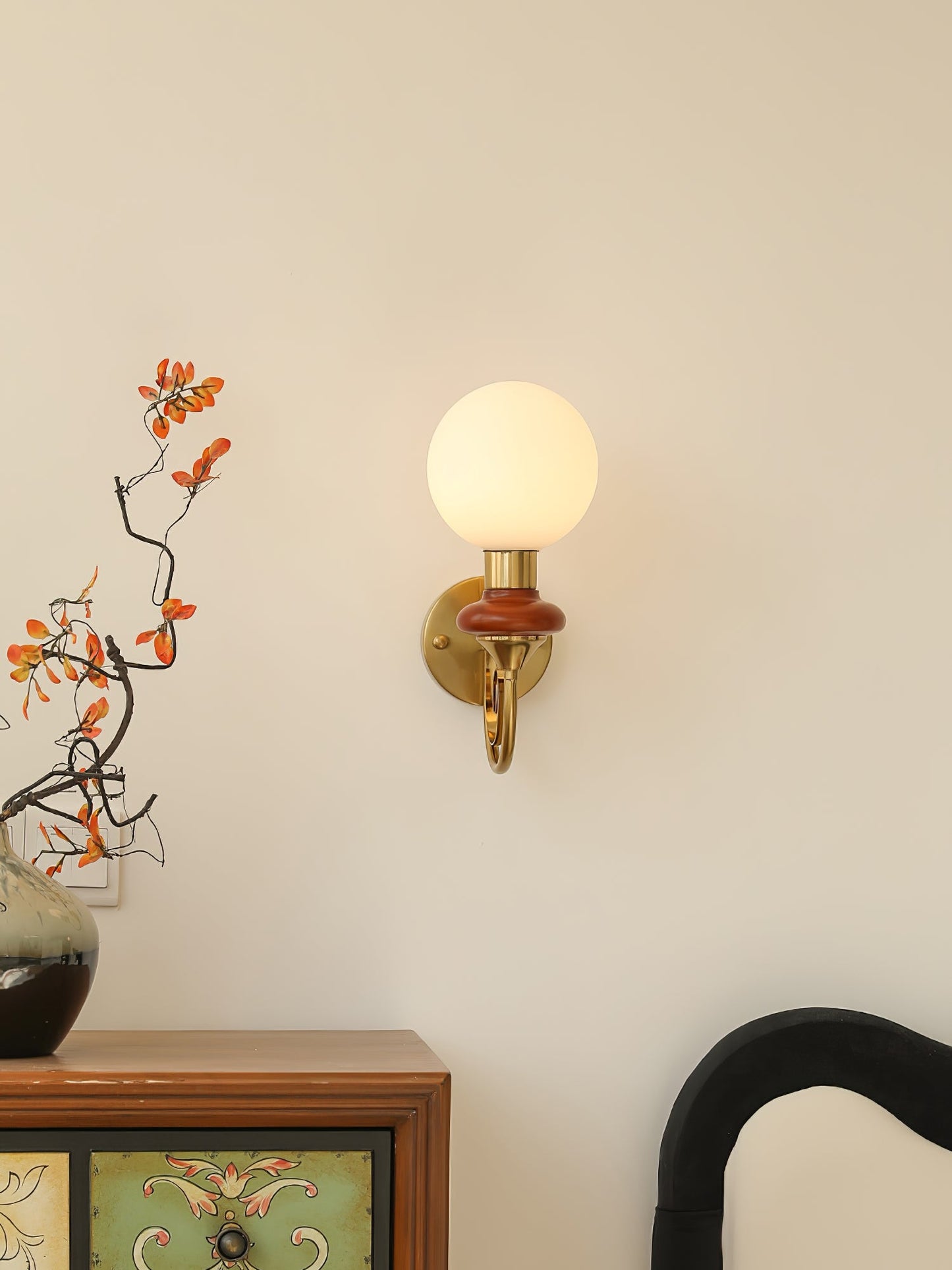 Onyx Modern Wall Lamp