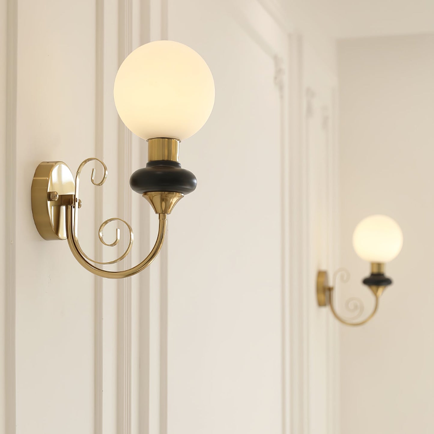 Onyx Modern Wall Lamp