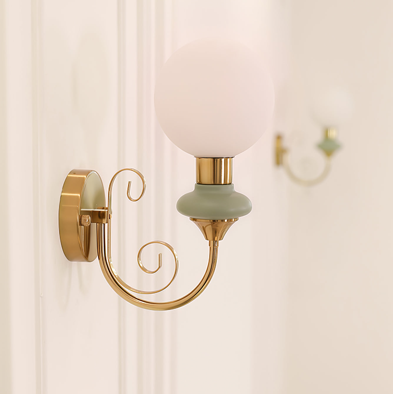 Onyx Modern Wall Lamp