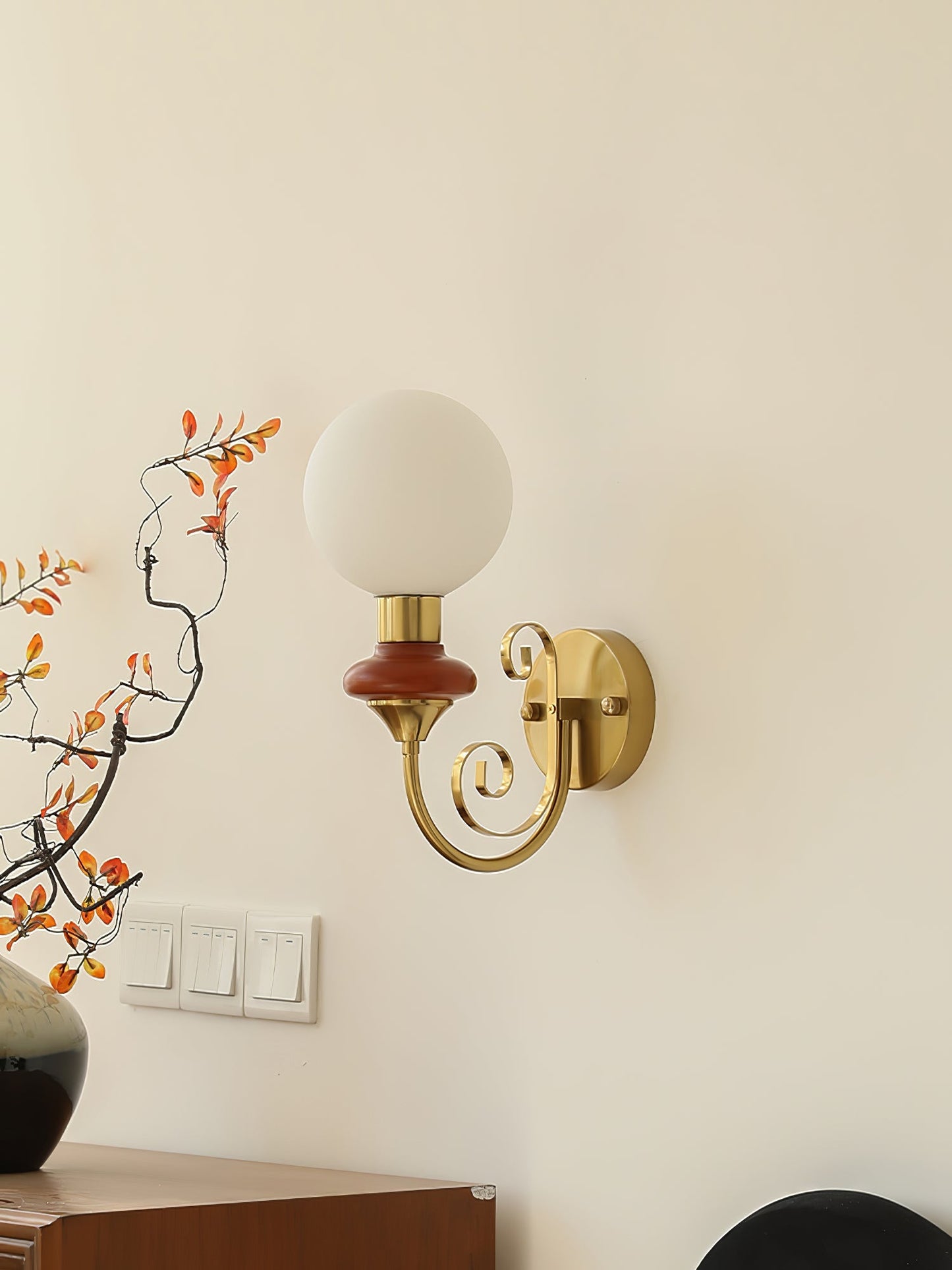 Onyx Modern Wall Lamp