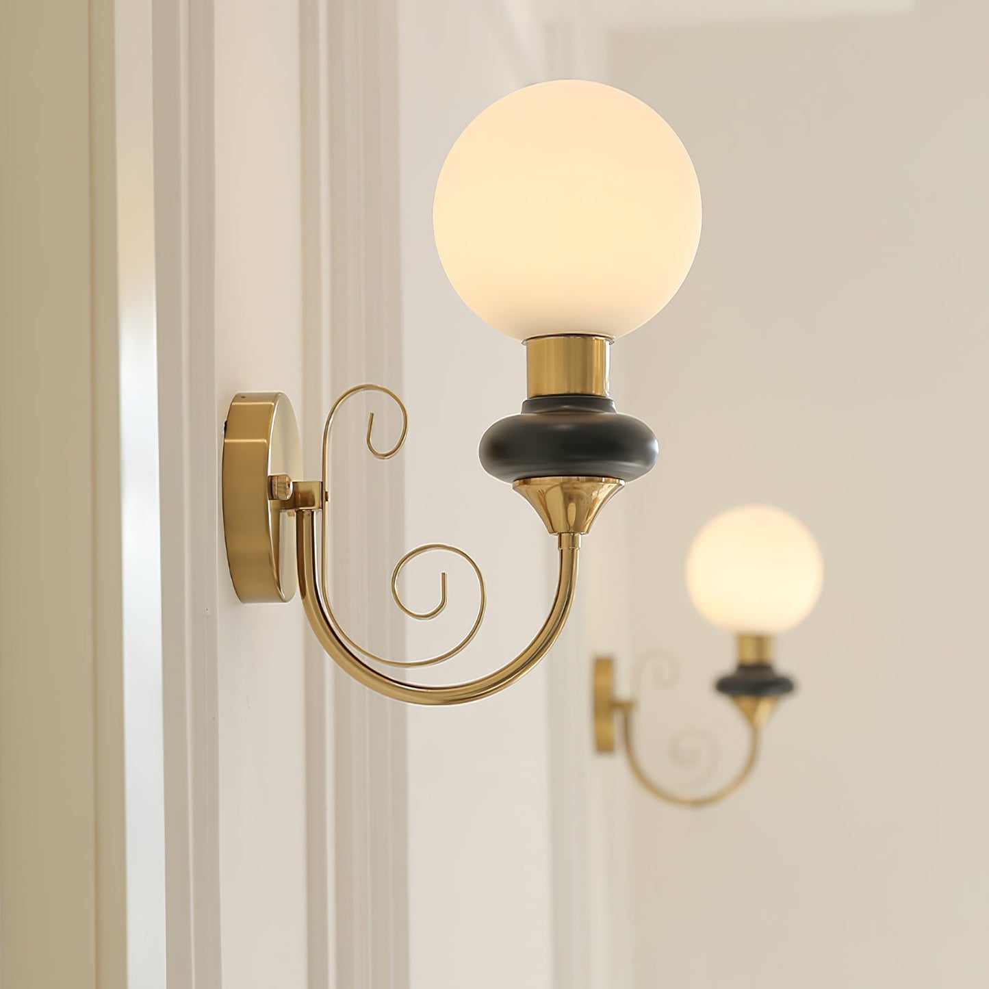 Onyx Modern Wall Lamp