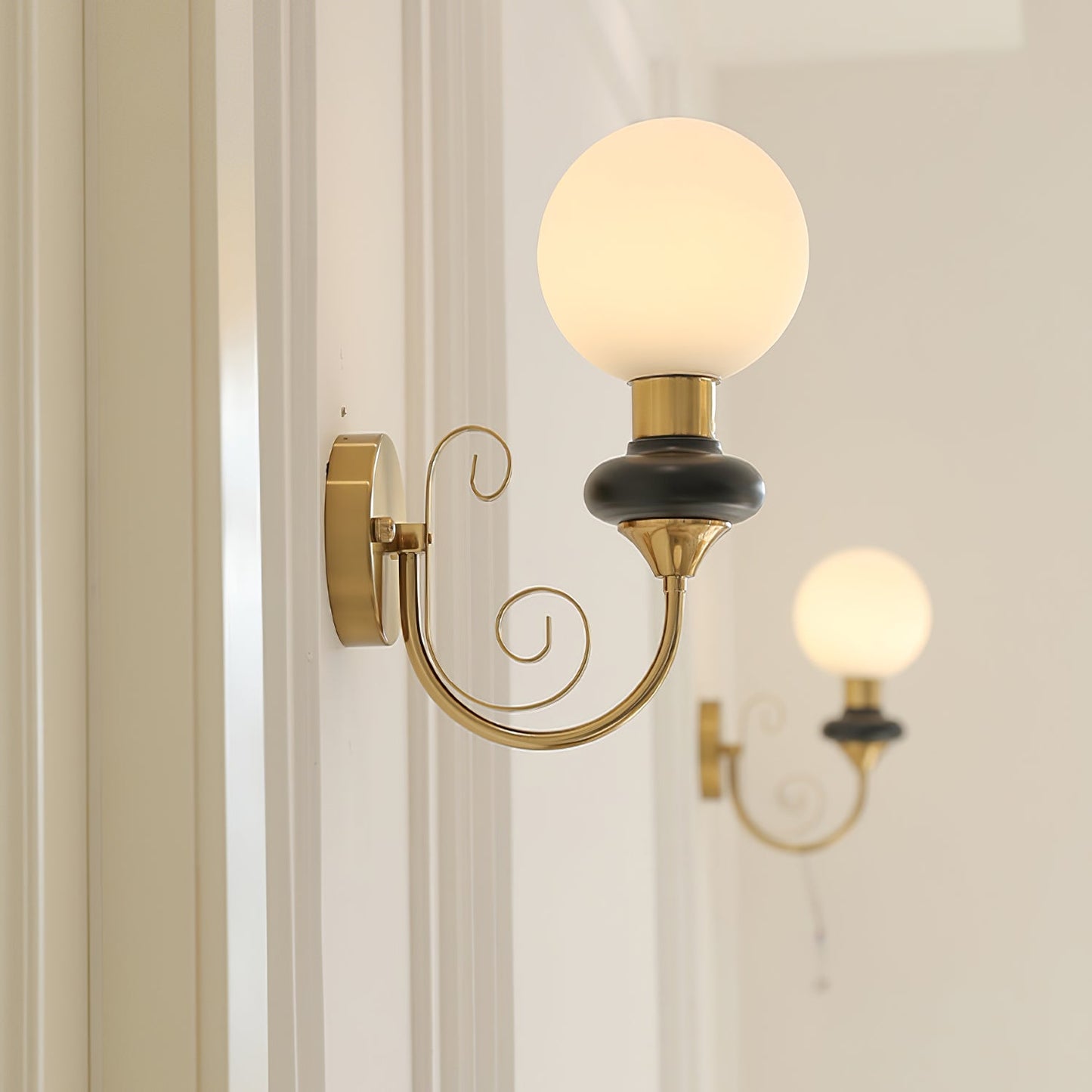 Onyx Modern Wall Lamp