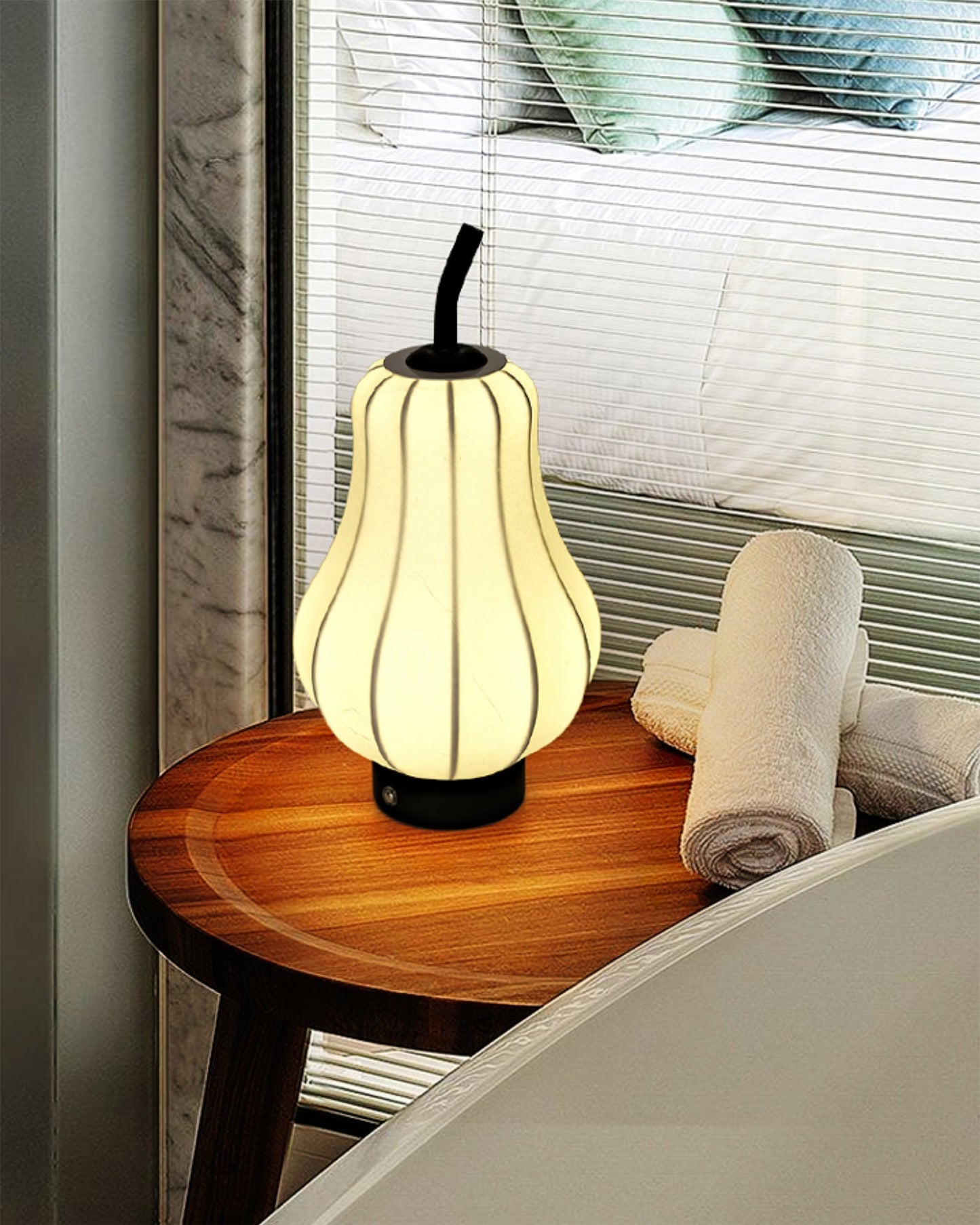 Pear Built-in Battery Table Lamp