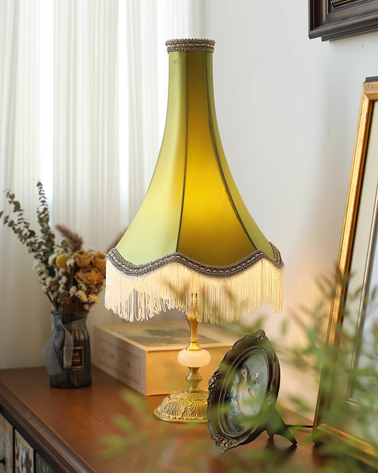 Peia Tassel Table Lamp