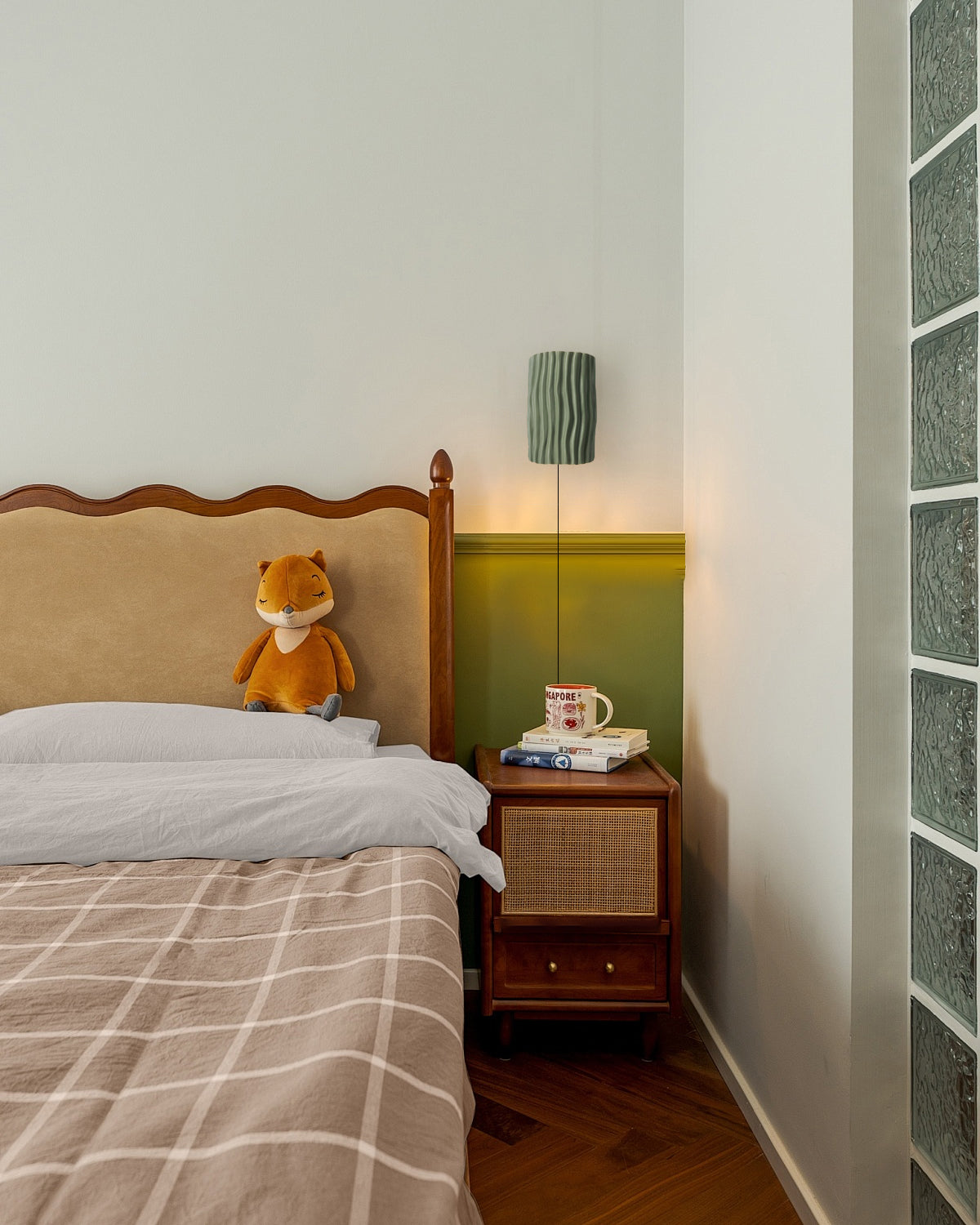 Pleated Resin Plug In Wall Lamp