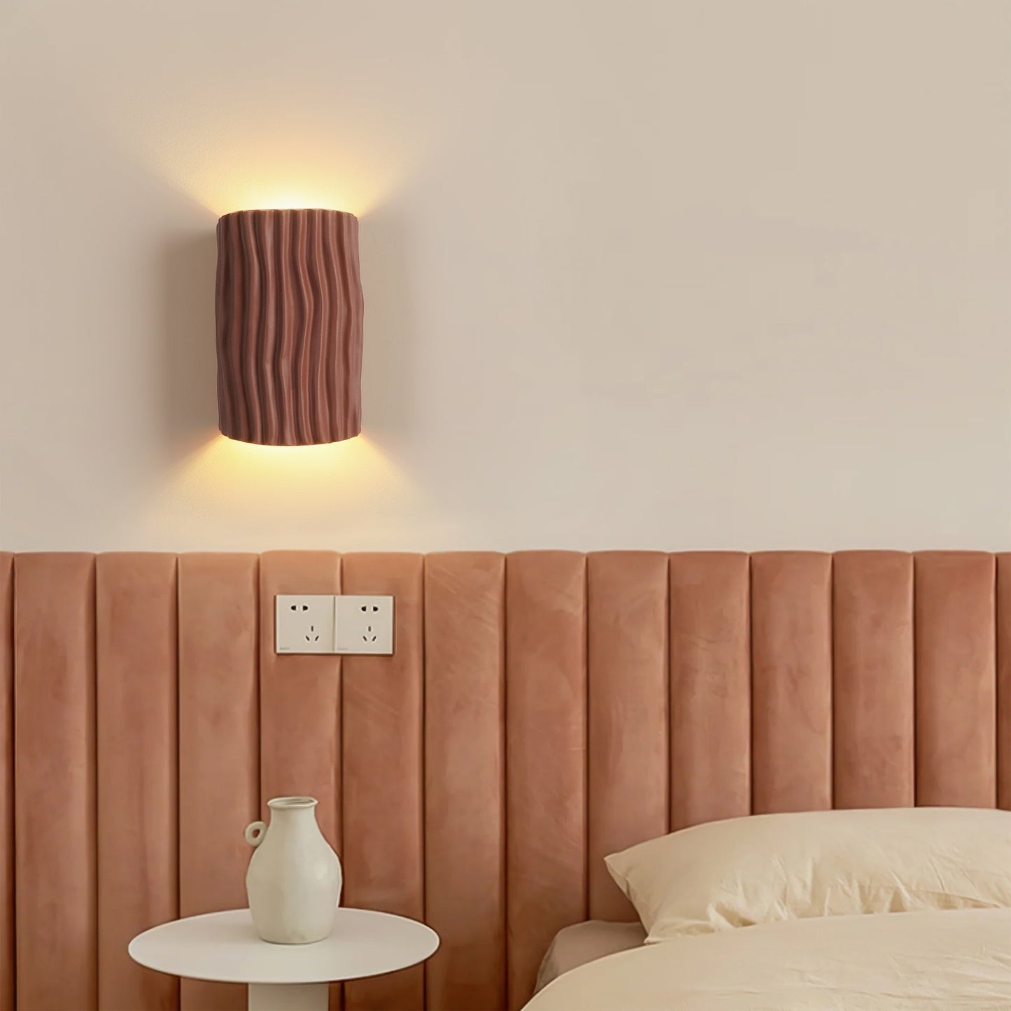 Pleated Resin Wall Lamp