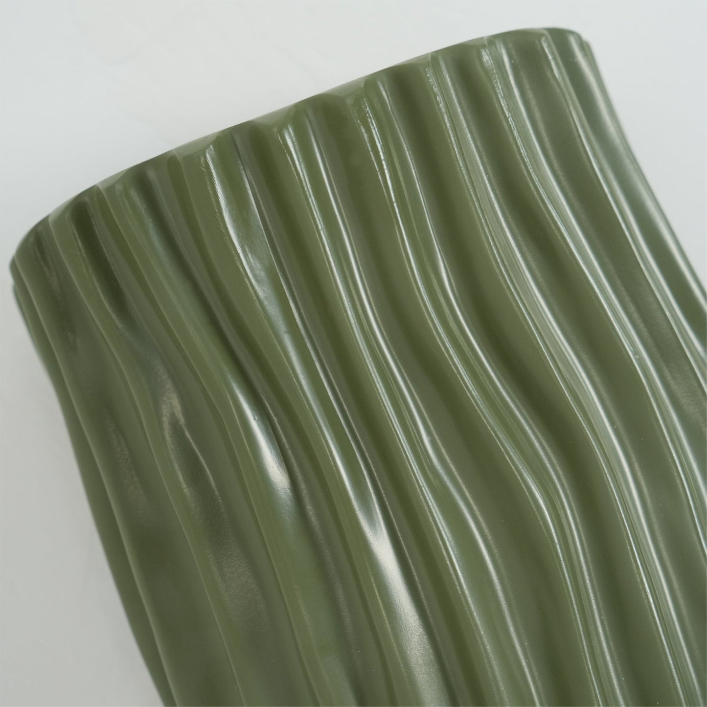 Pleated Resin Wall Lamp