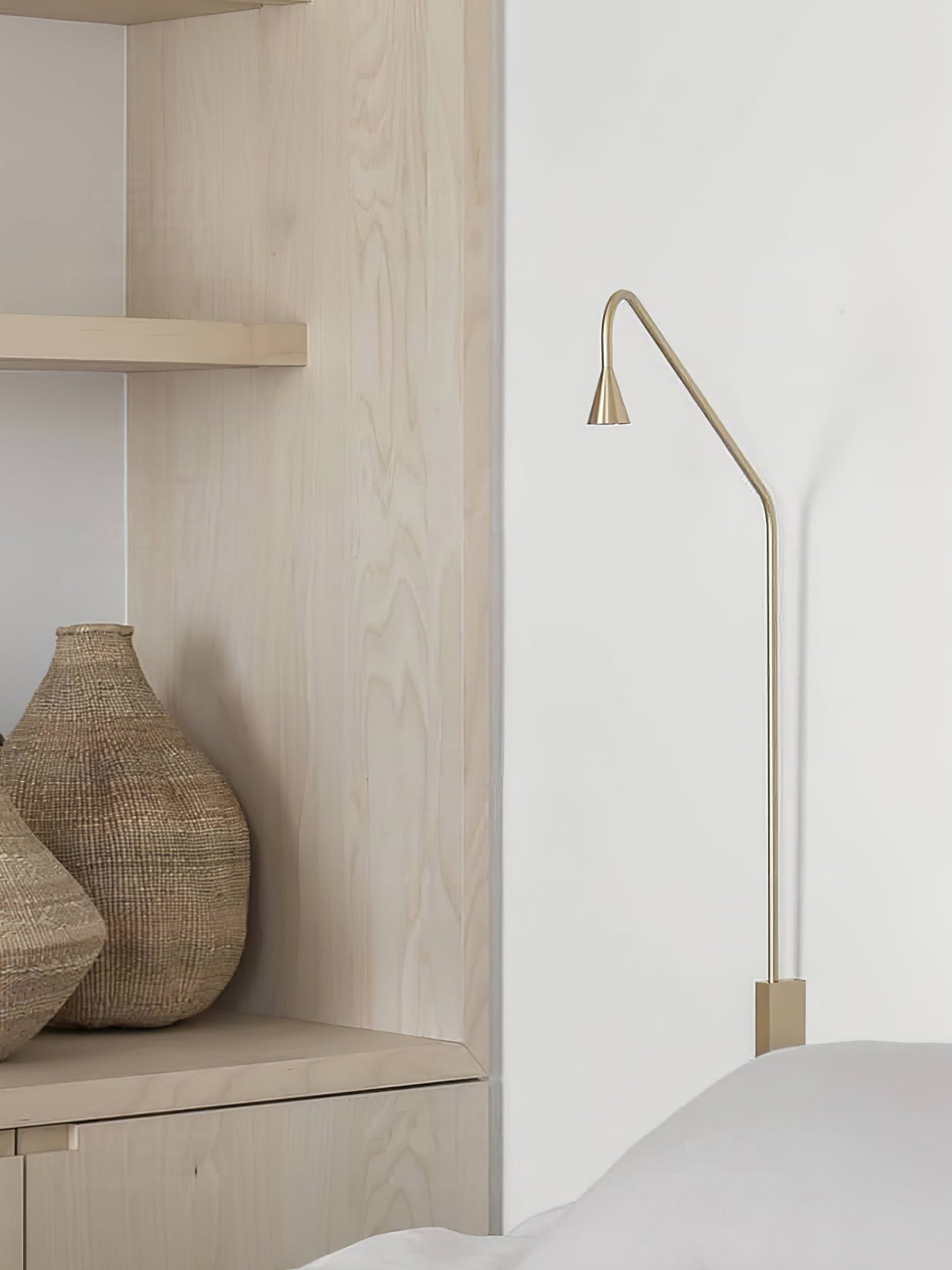 Pureform Stylish Wall Lamp