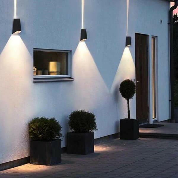 Pyramid Waterproof Outdoor Wall Lamp