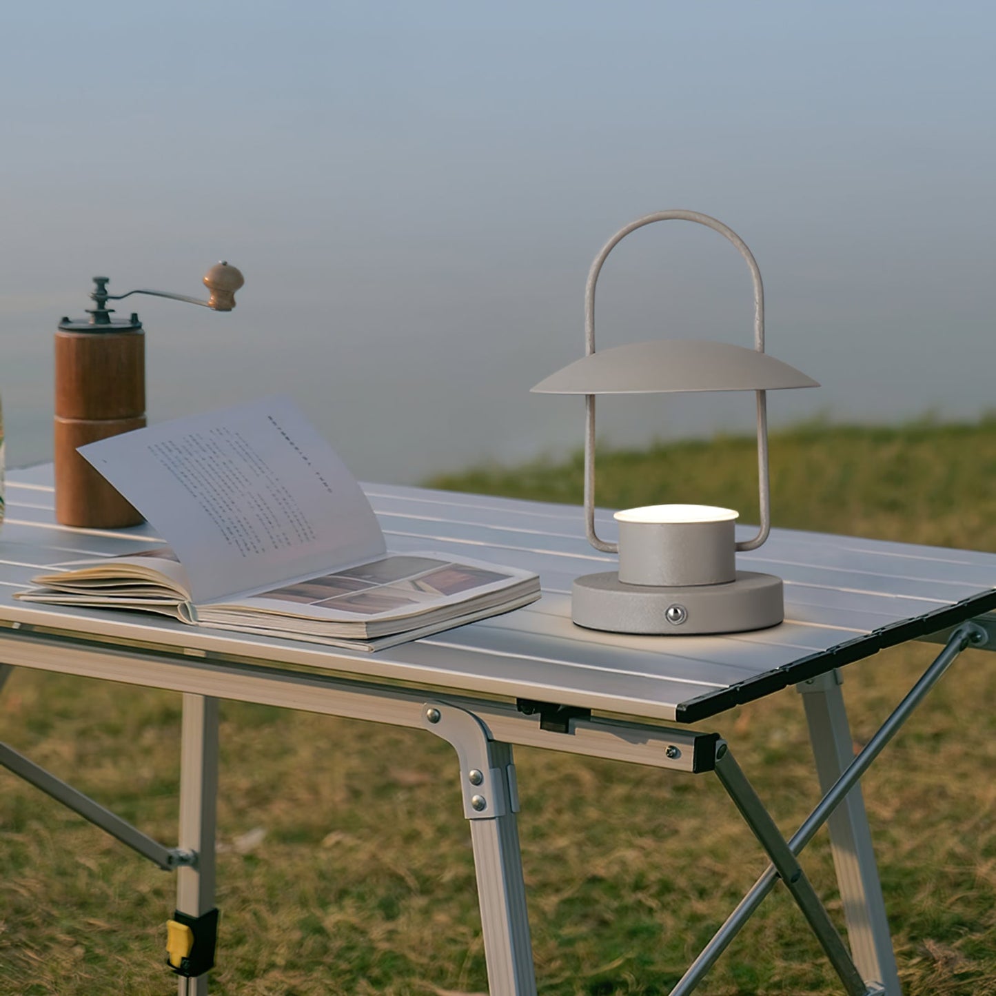 Ray Portable Built-in Battery Table Lamp