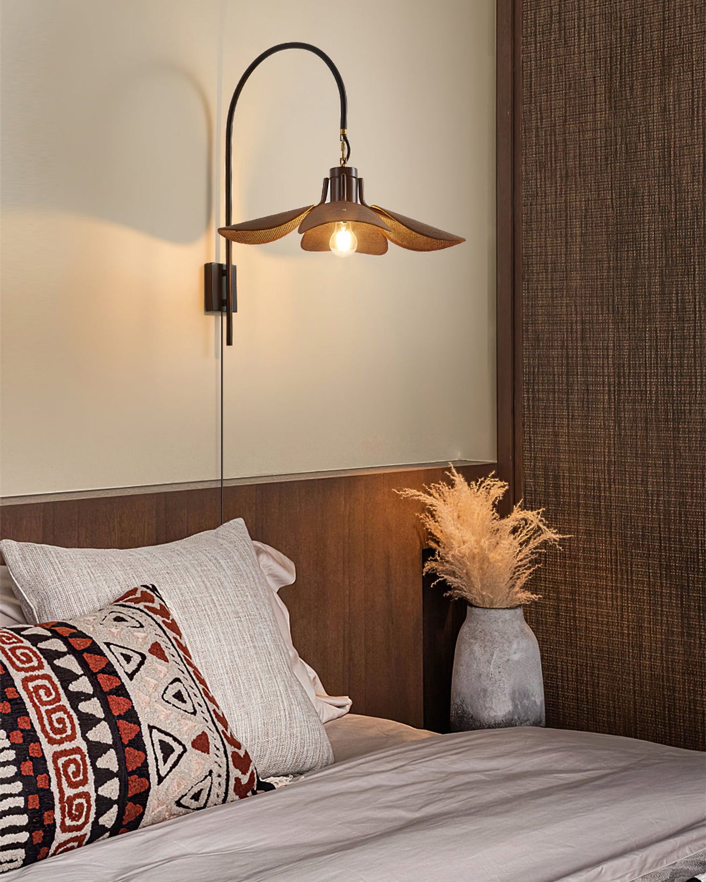 Riankh Plug In Wall Lamp