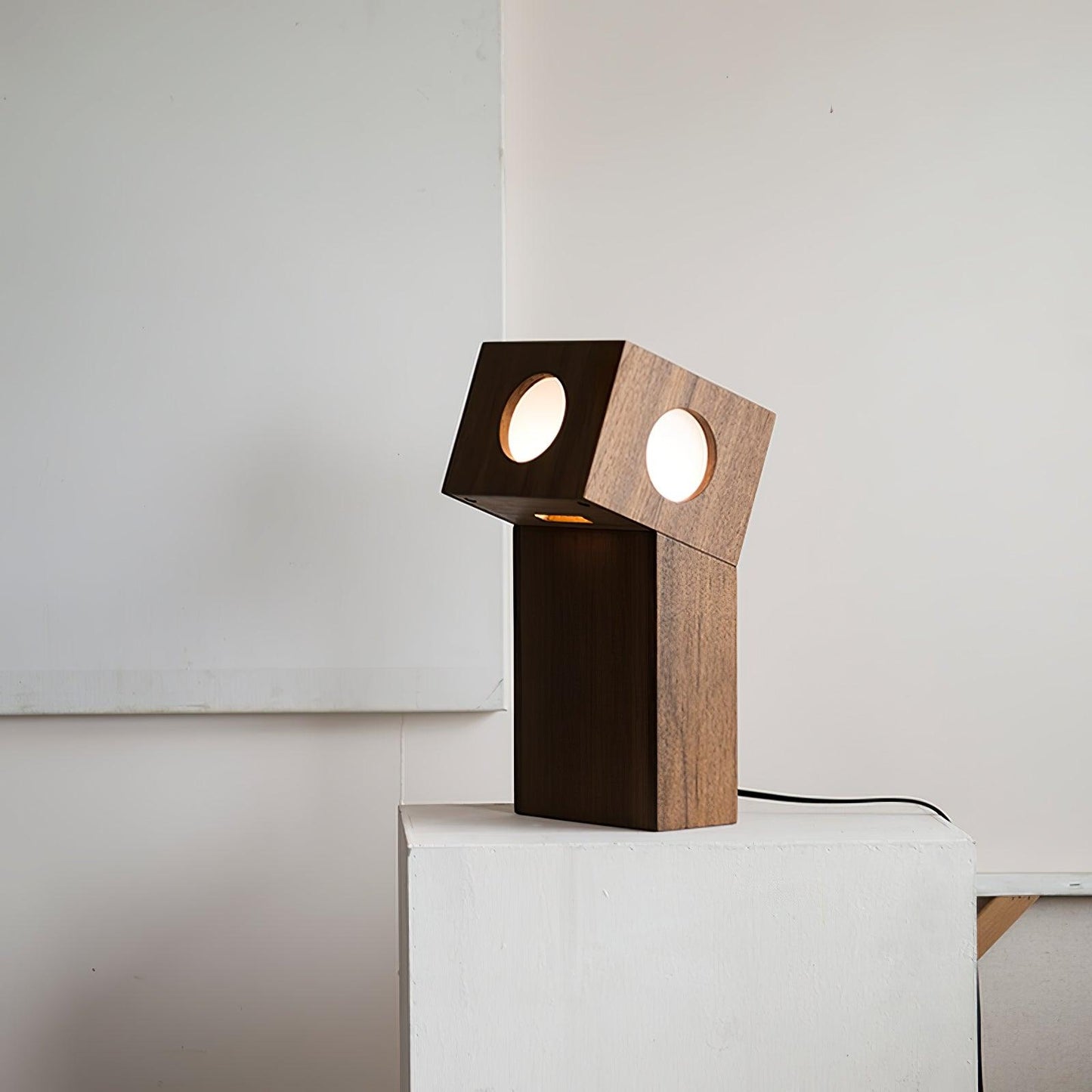 Robort Modern Table Lamp