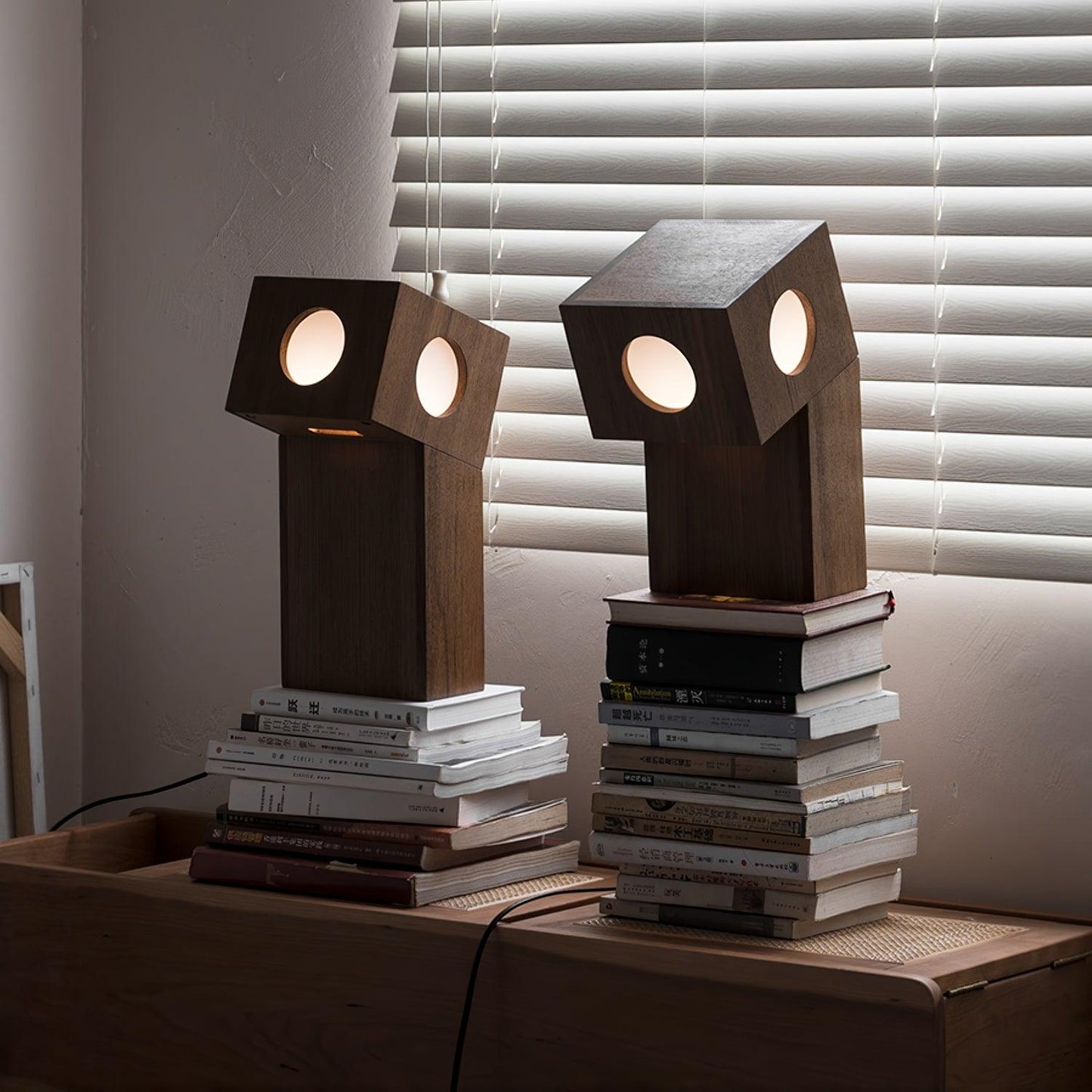 Robort Modern Table Lamp