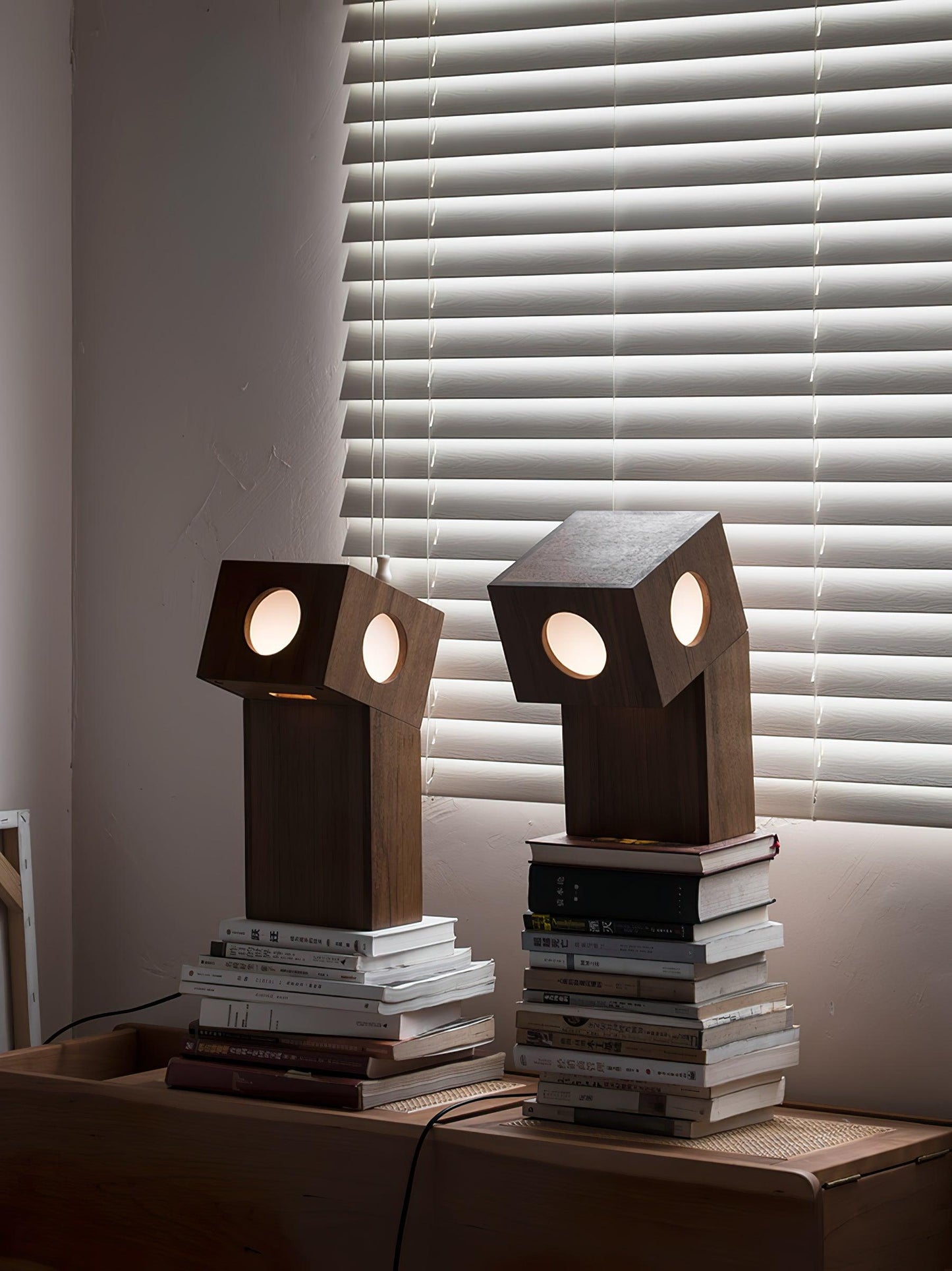 Robort Modern Table Lamp