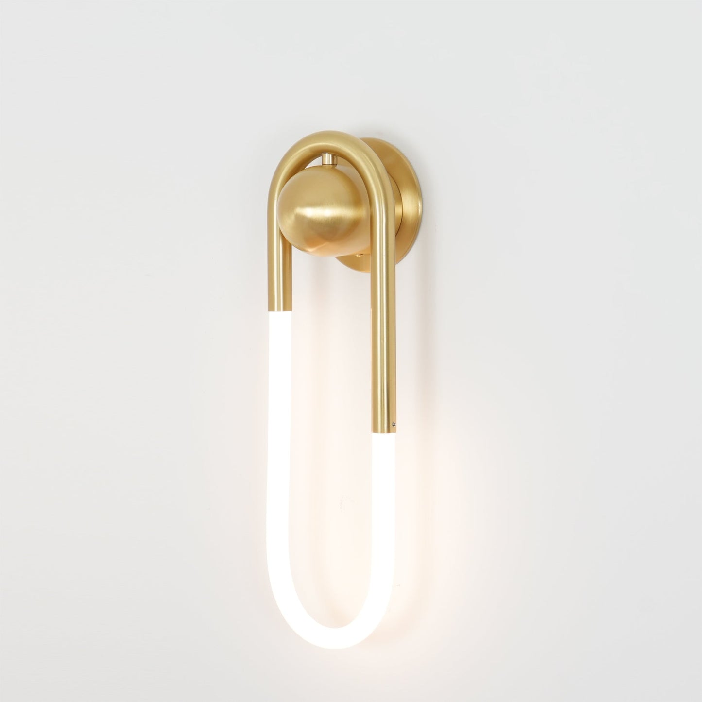 Rudi Loop Wall Lamp