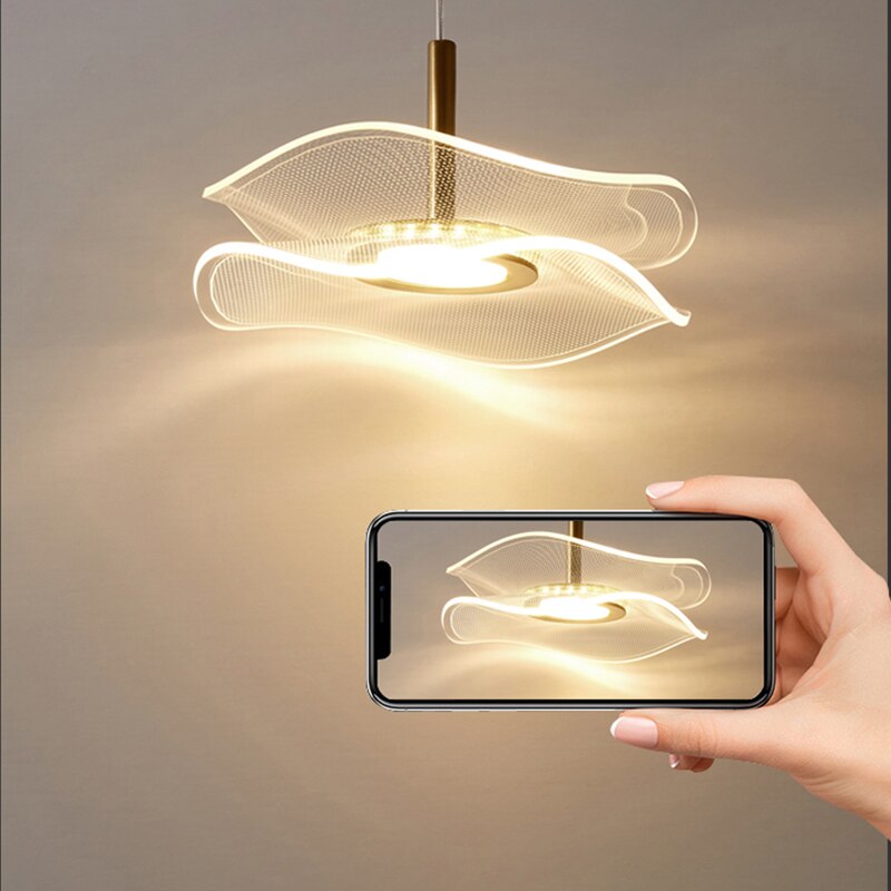 Lyf Lotus Leaf Eira Pendant Light