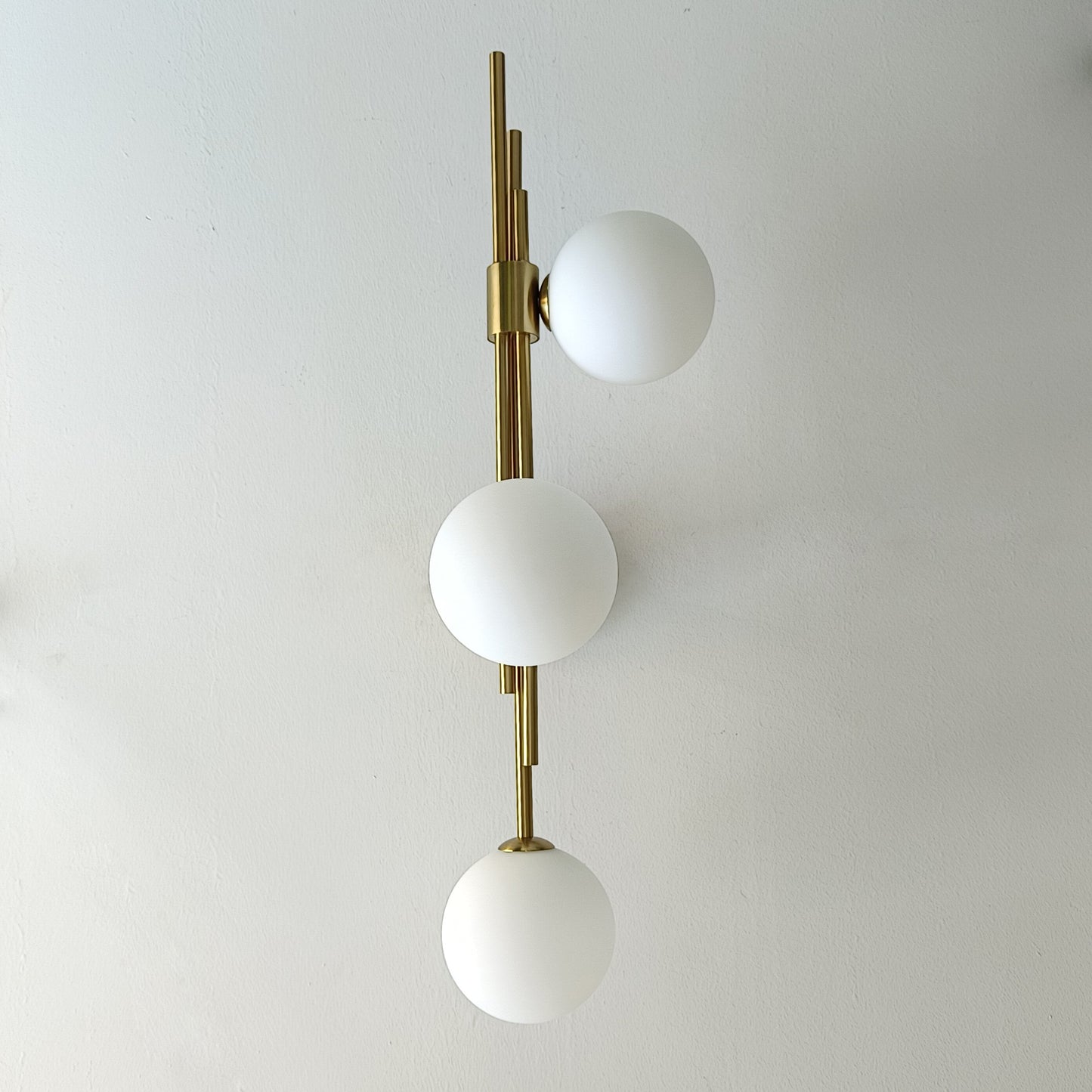 OUD Shadowcaster Green White Glass Ball Wall Lamps