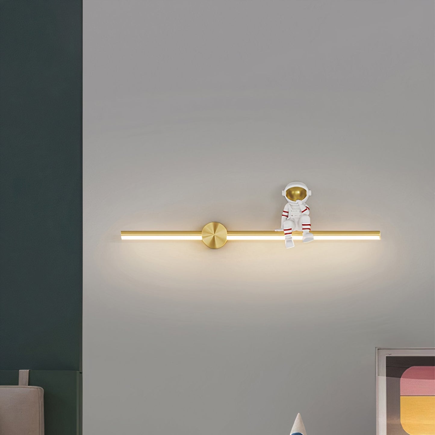 Lyf Sitting Astronaut Wall Lamp