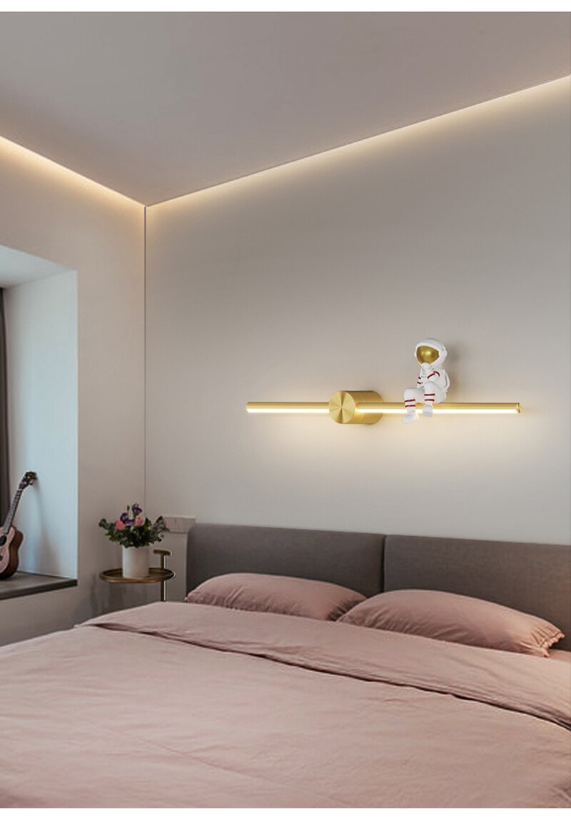 Lyf Sitting Astronaut Wall Lamp