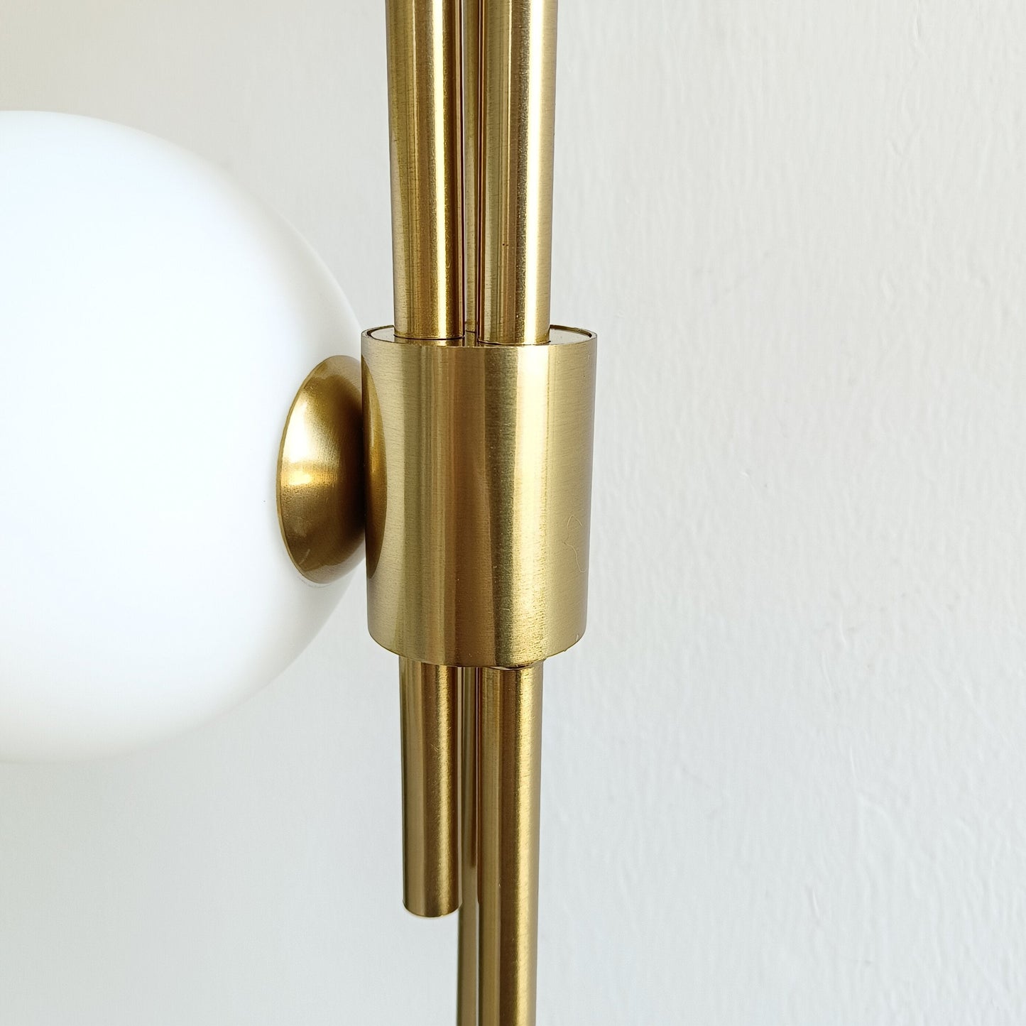 OUD Shadowcaster Green White Glass Ball Wall Lamps