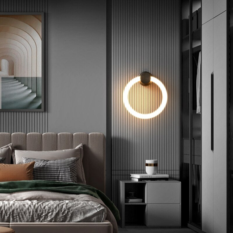 Lyf Drusilla Elegant Wall Lamp