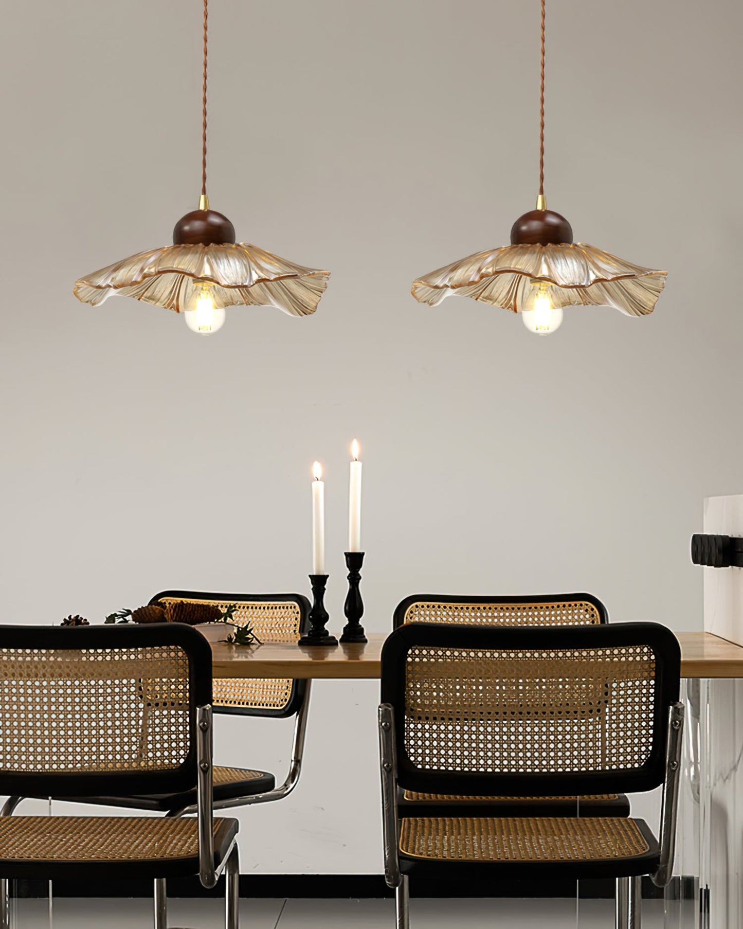 Scalloped Floral Pendant Lamp