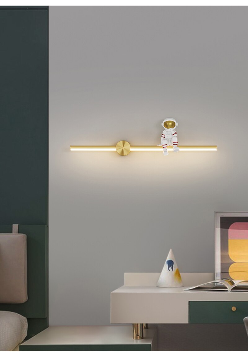 Lyf Sitting Astronaut Wall Lamp