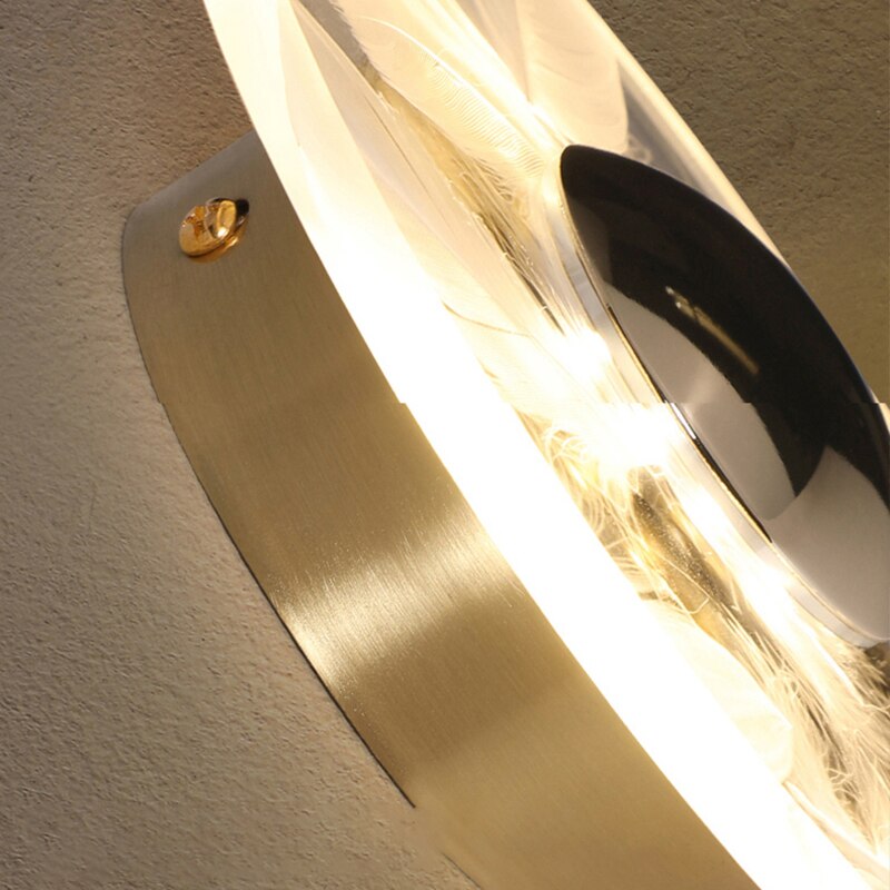 Lyf Feather-Glass LED Wall Lamp