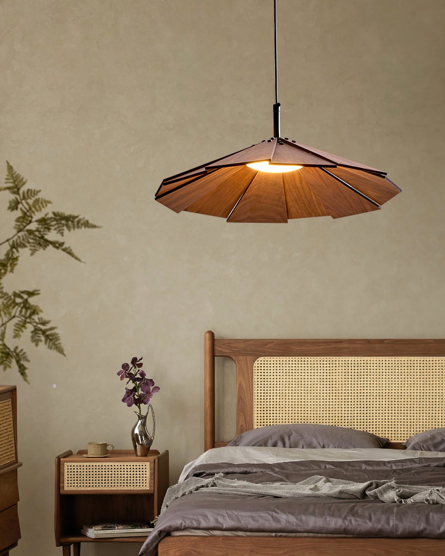 Sepal Pendant Lamp