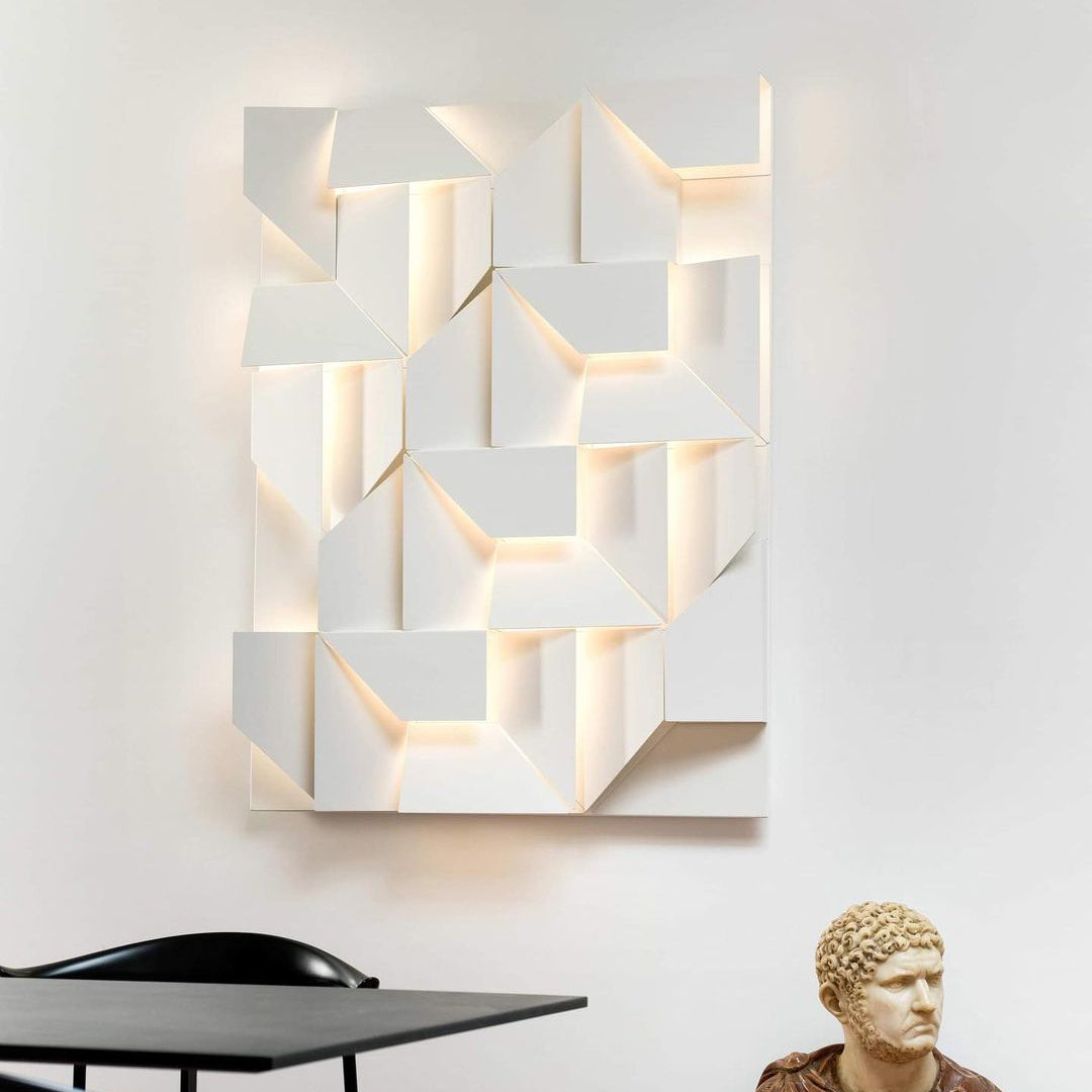 Shadows Built-in Battery Wall Lamp