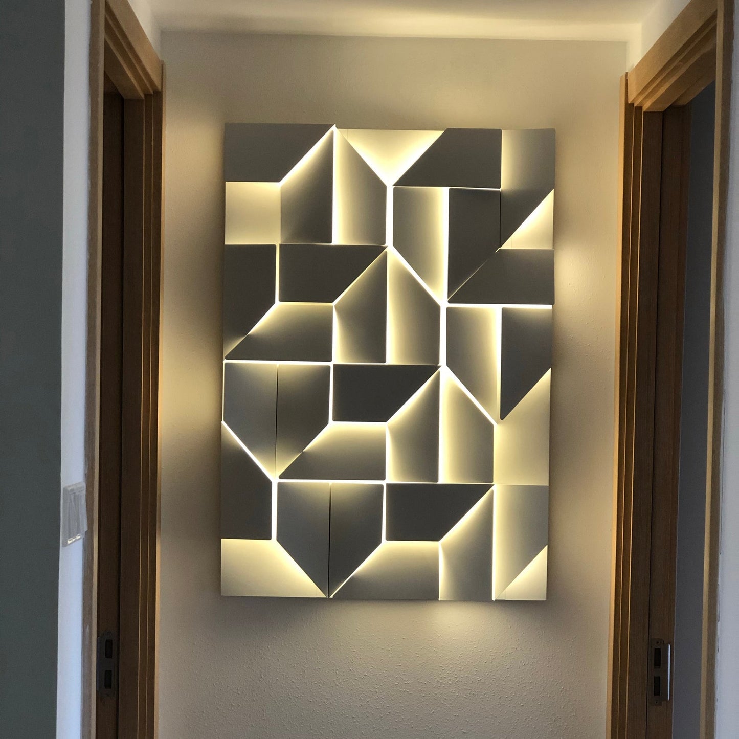 Shadows Wall Lamp