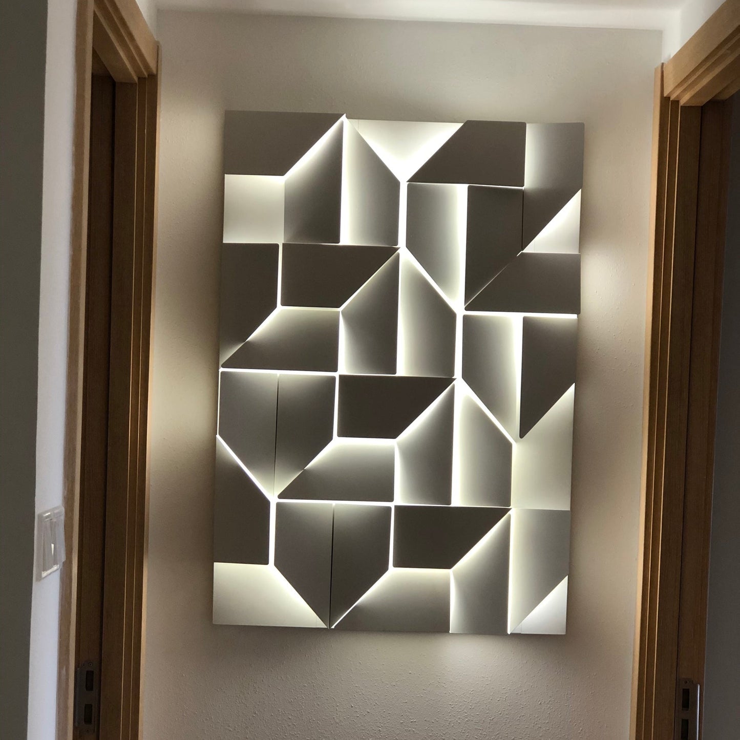 Shadows Wall Lamp