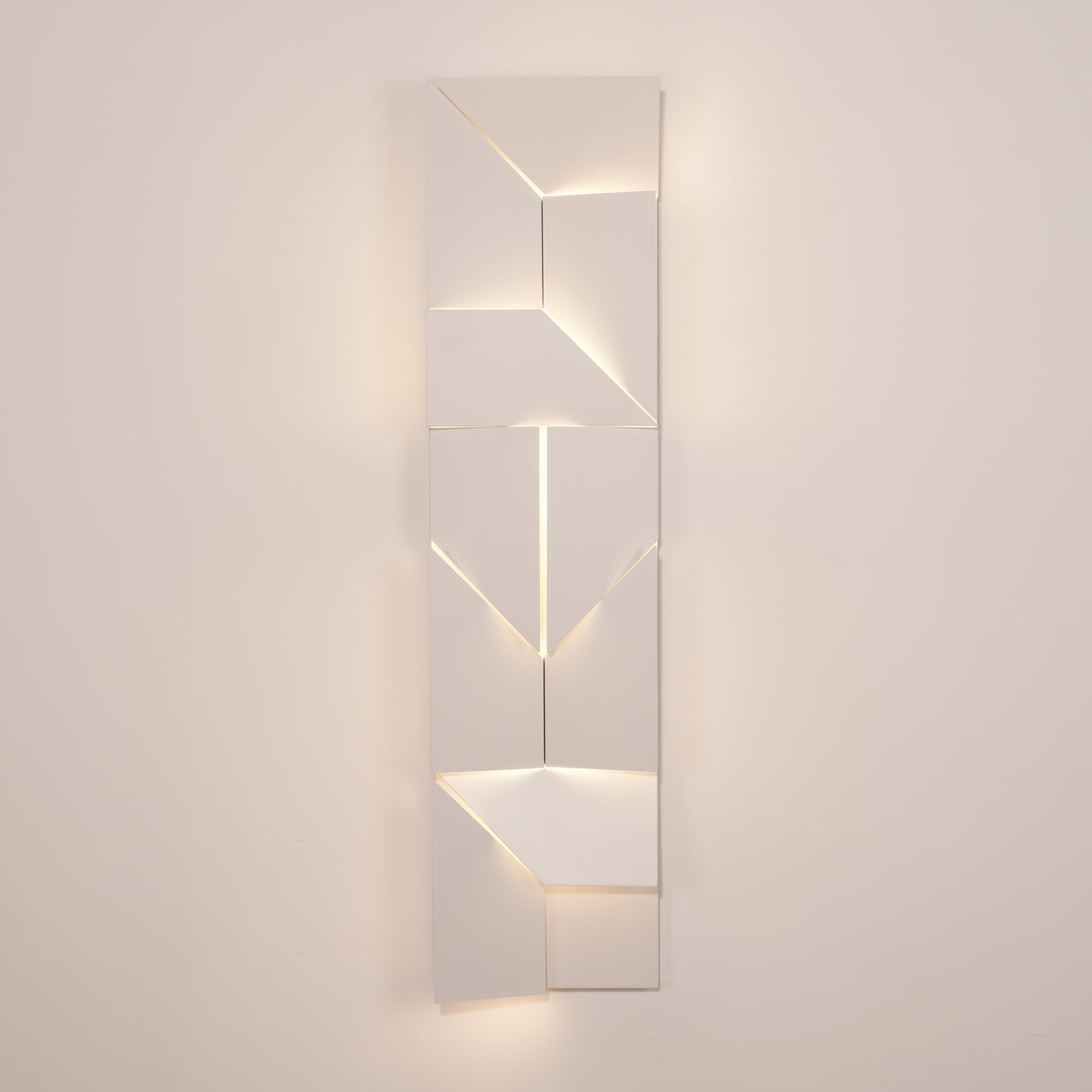 Shadows Wall Lamp