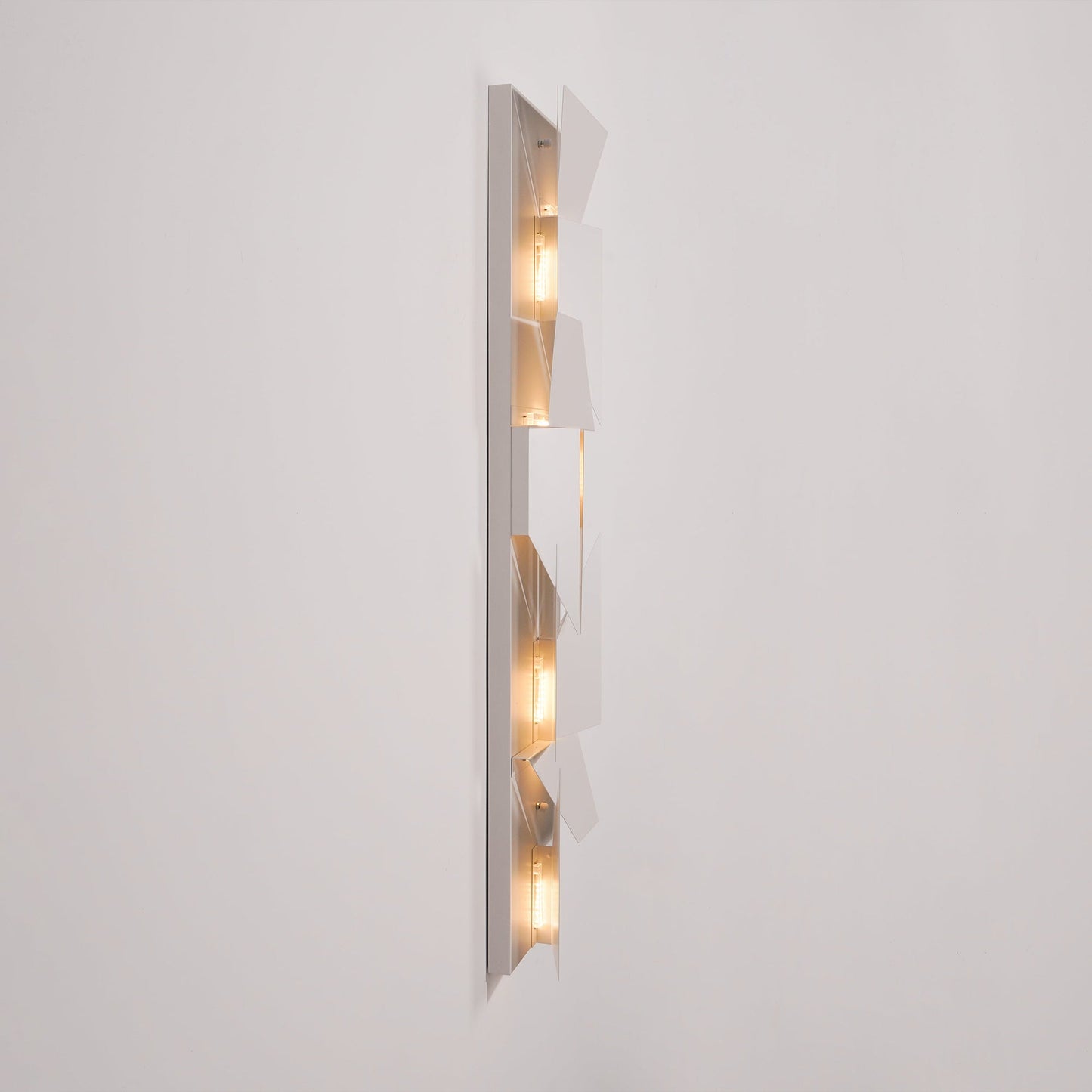 Shadows Wall Lamp