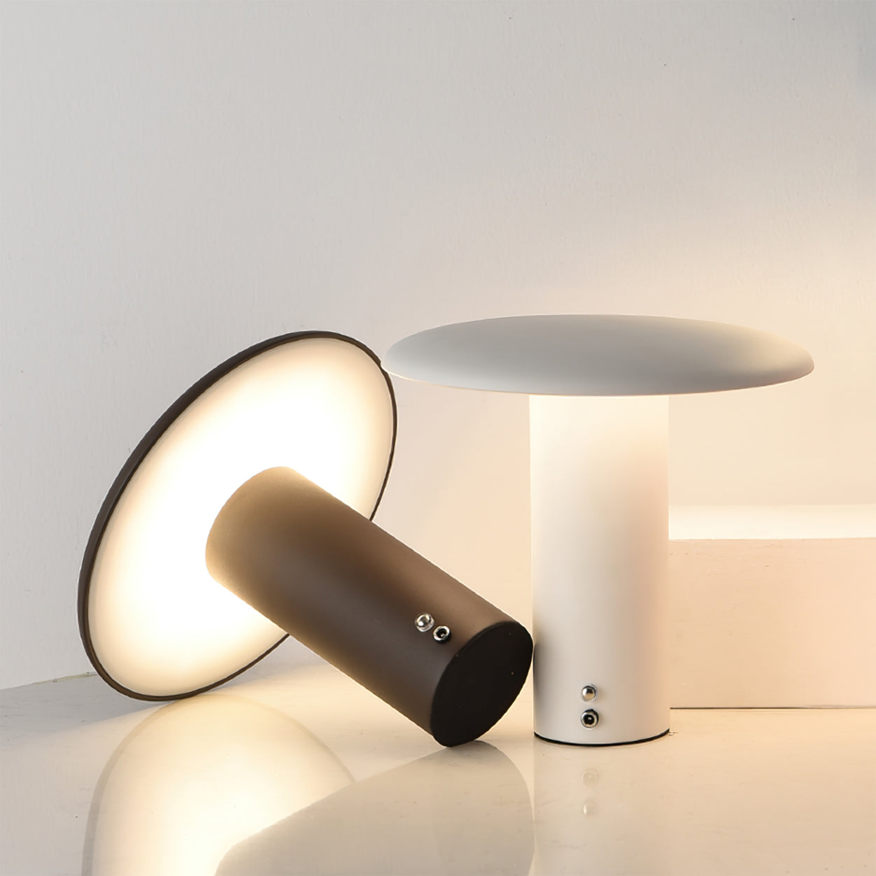 Takku Built-in Battery Table Lamp