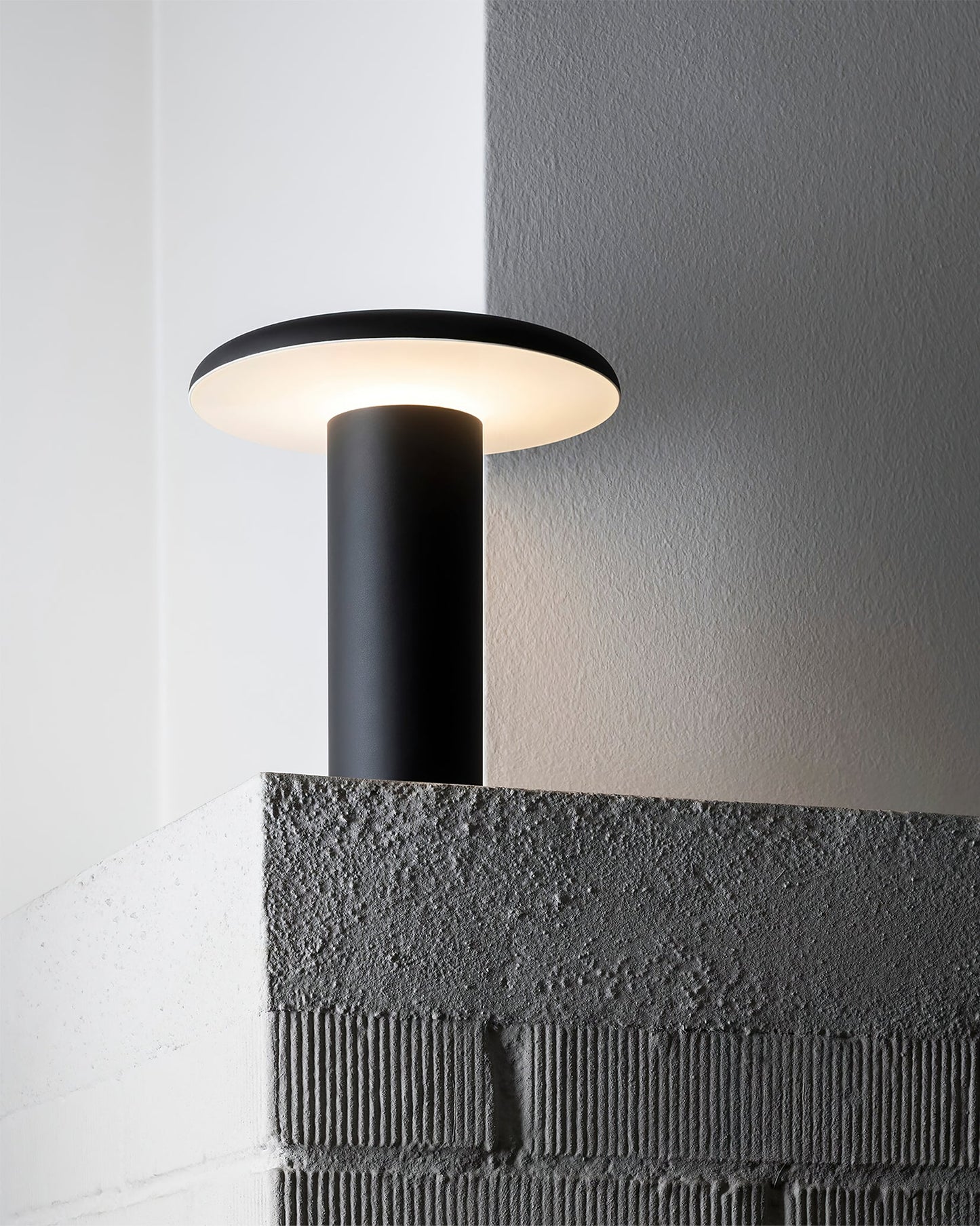 Takku Built-in Battery Table Lamp