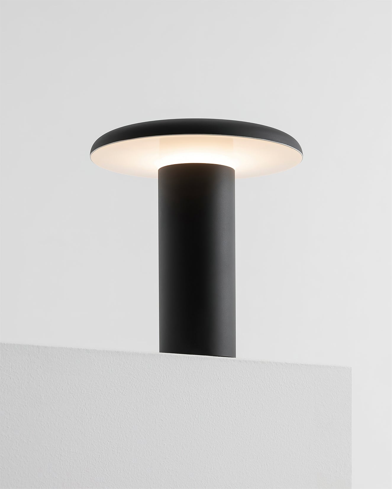 Takku Built-in Battery Table Lamp