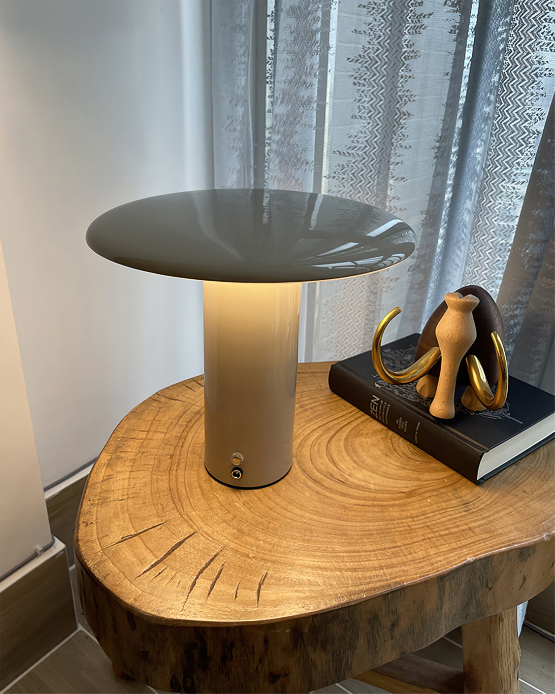 Takku Built-in Battery Table Lamp