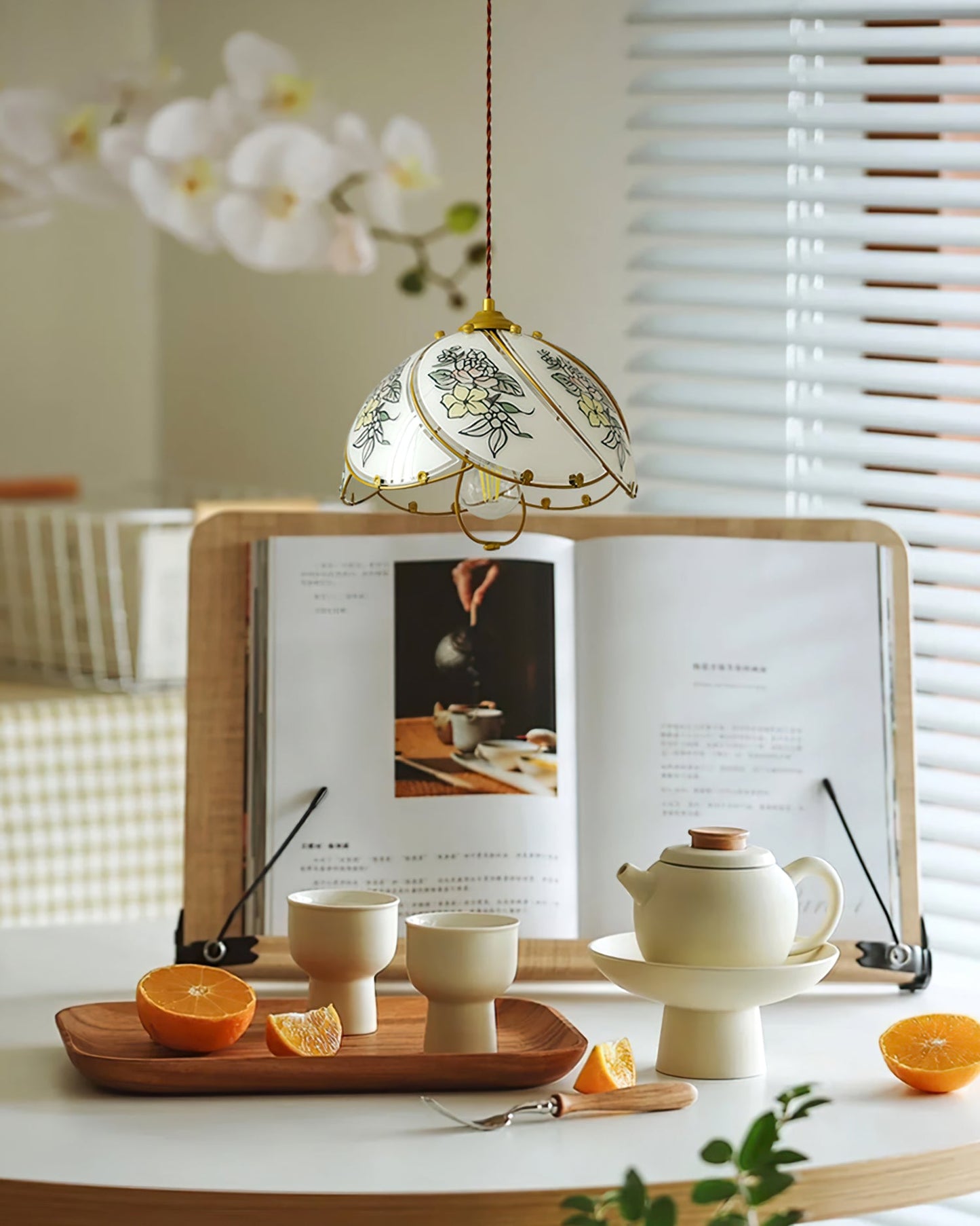 Tiffany Lily Pendant Lamp