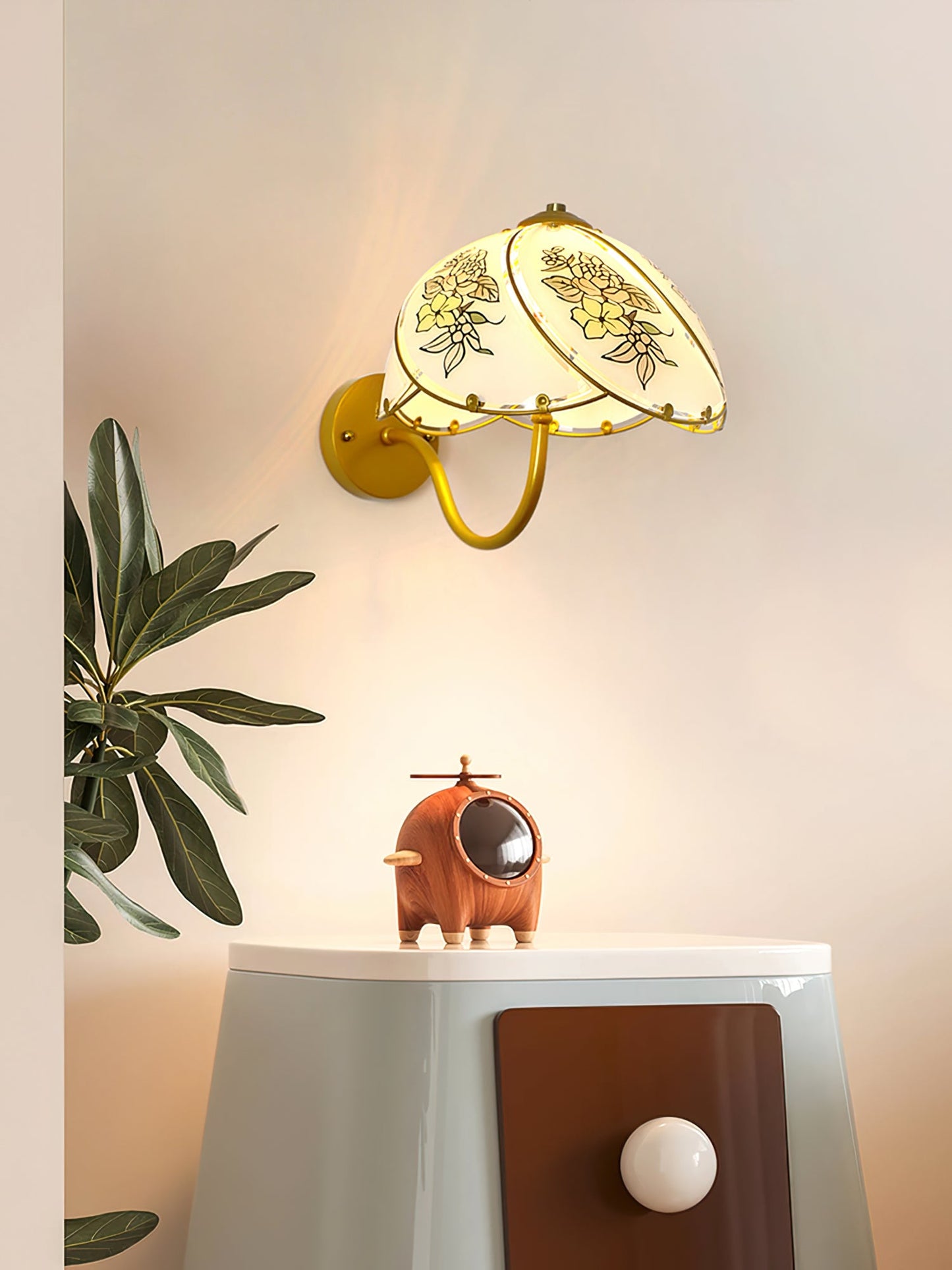 Tiffany Lily Wall Lamp