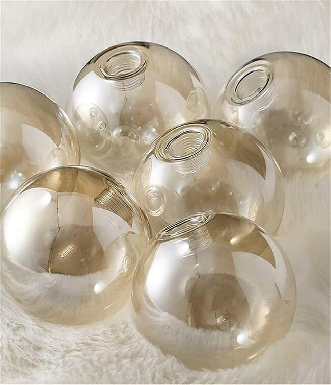 Vag - Modern LED chandelier with metal base and glass globes