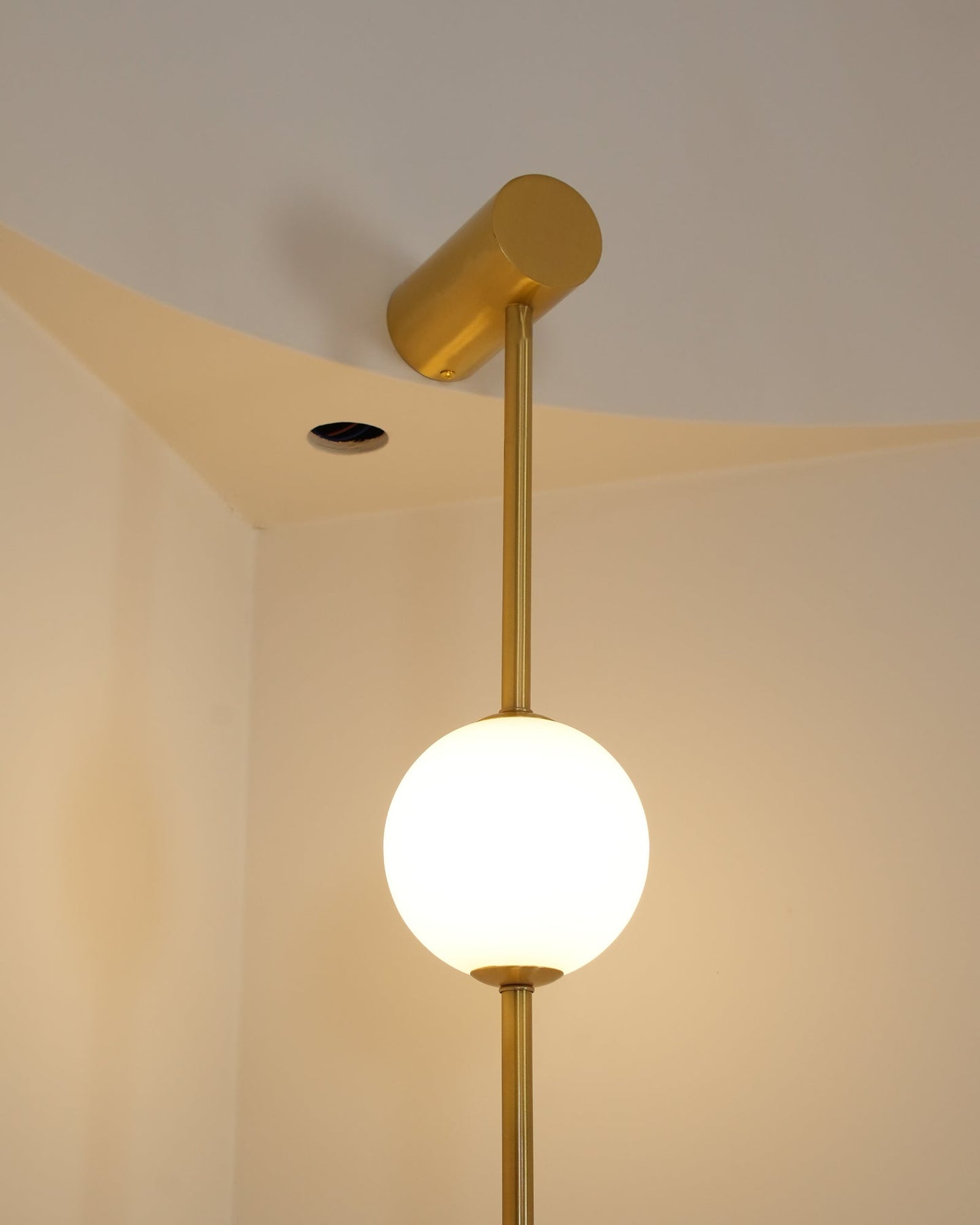 Vertical Balls Wall Lamp