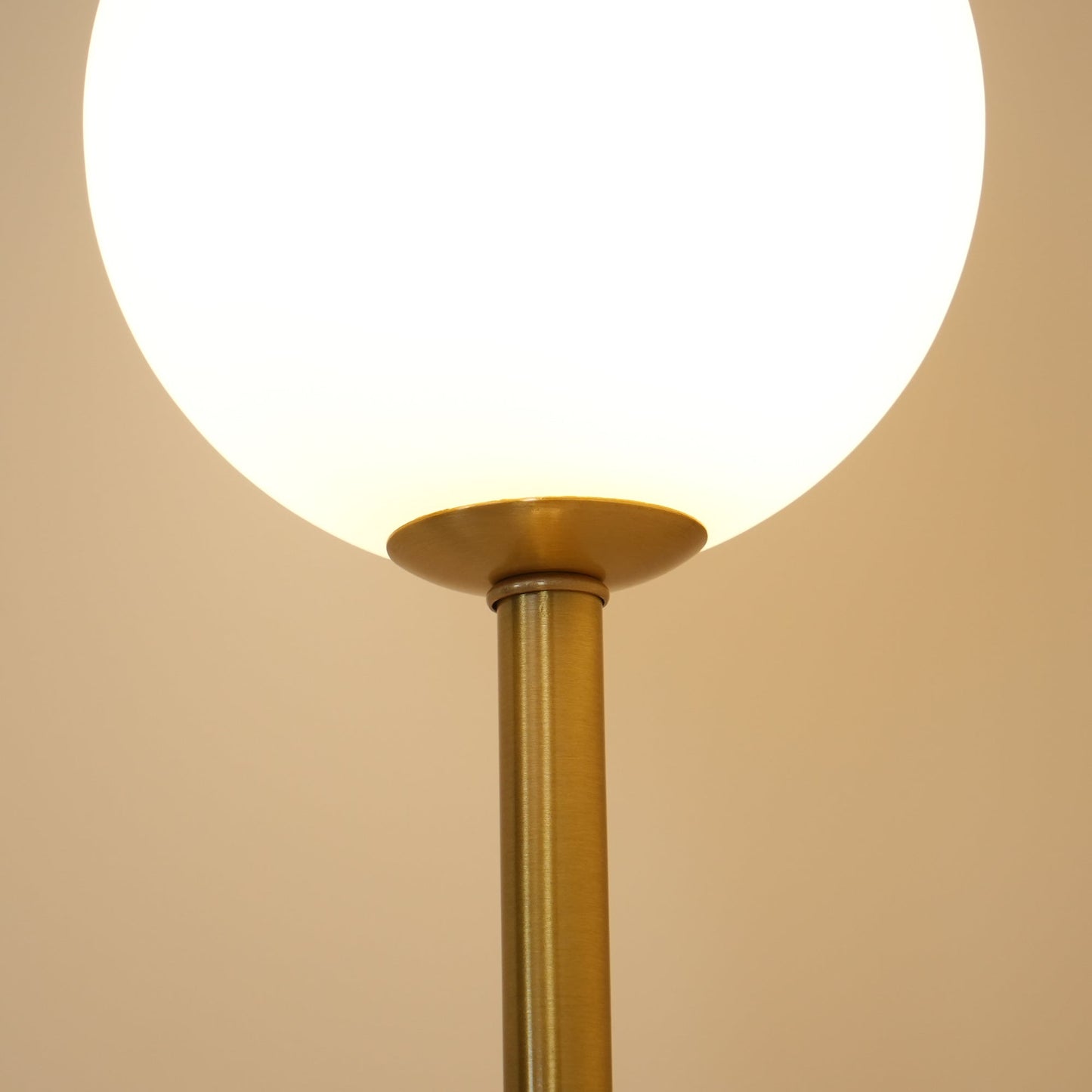 Vertical Balls Wall Lamp