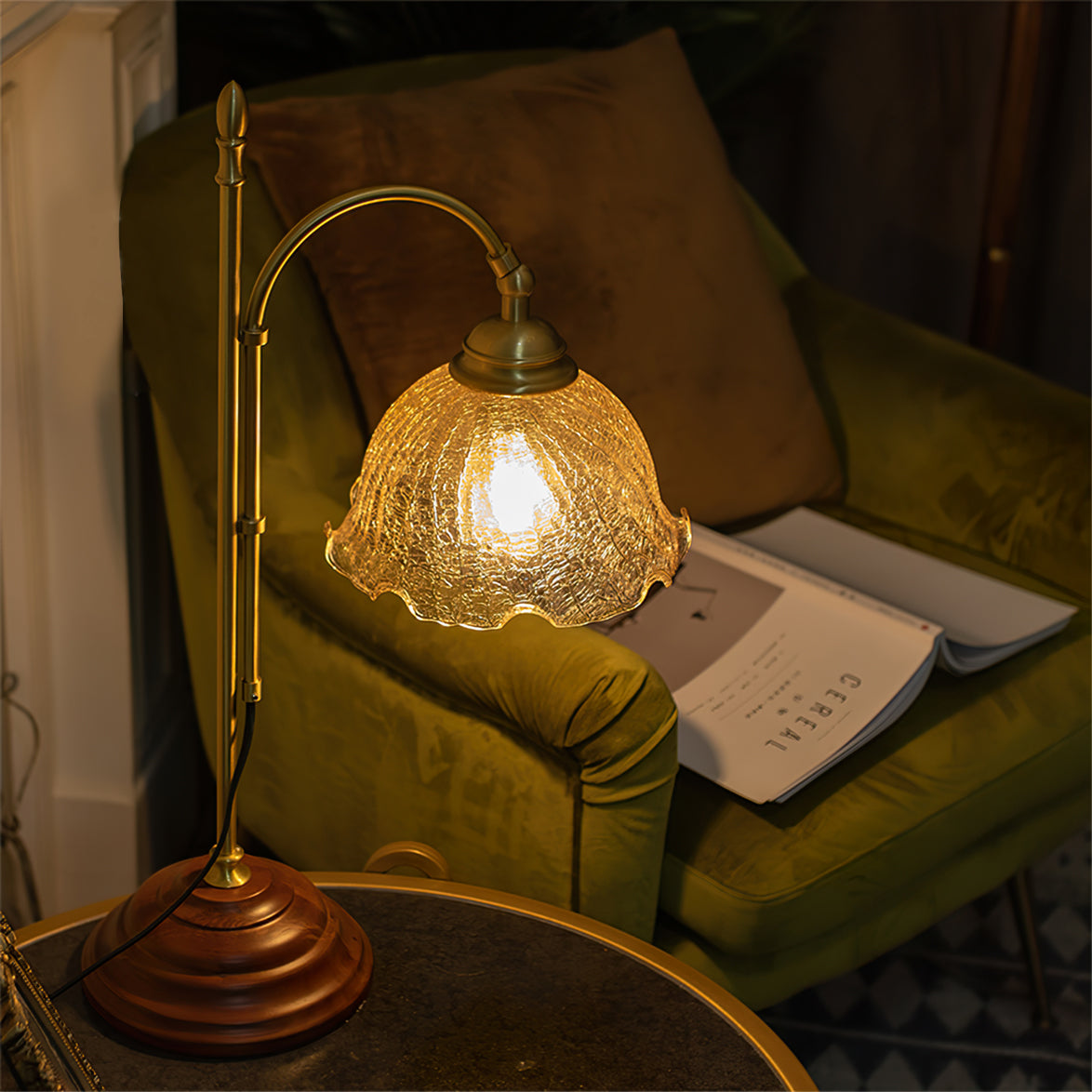 Vintage Textured Table Lamp
